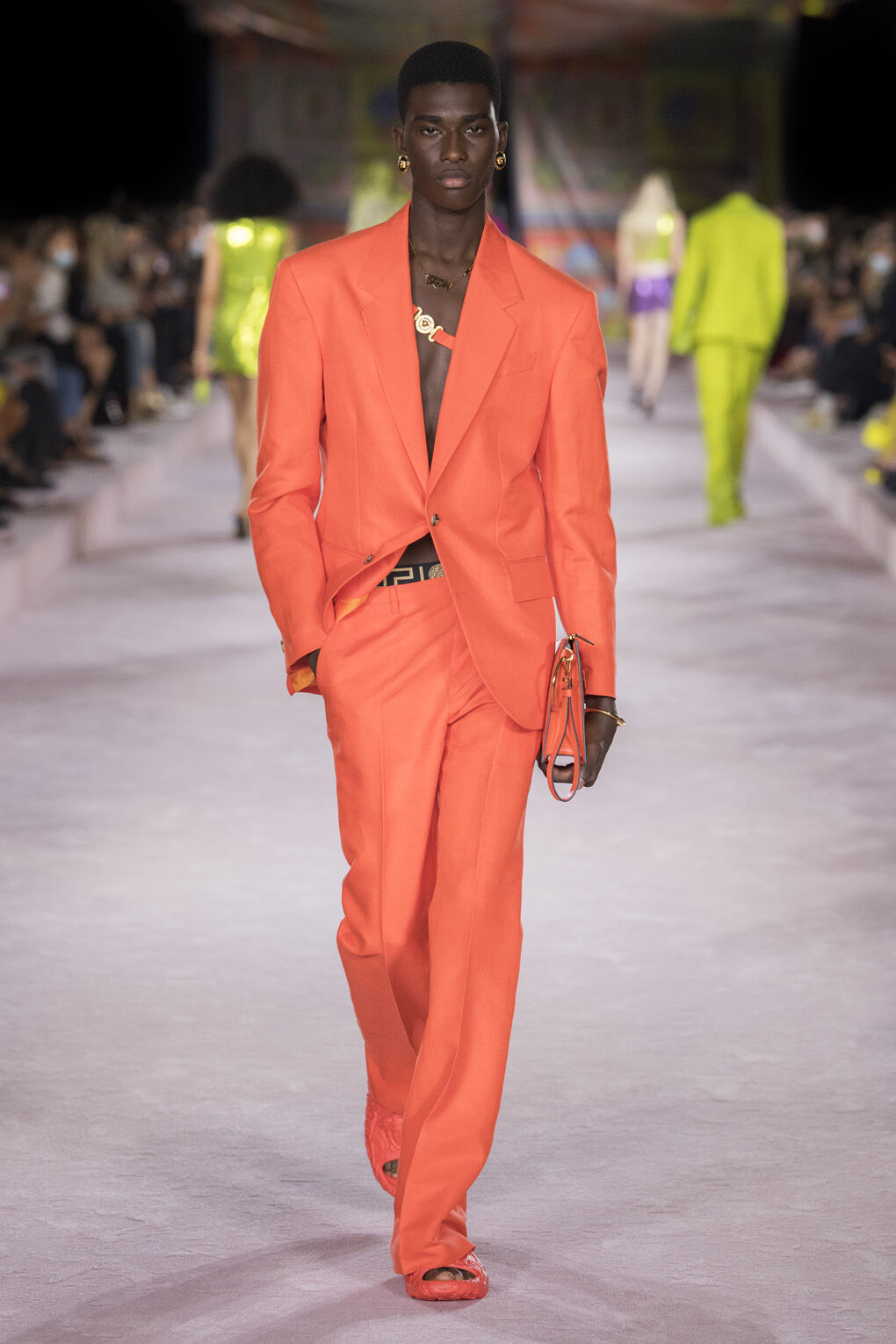 Versace Spring 2022 Collection Matched Flamboyancy and Realness