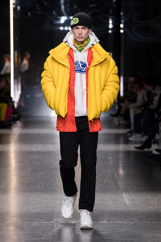 VERSACE MAN FALL WINTER 2019 VERSACE US