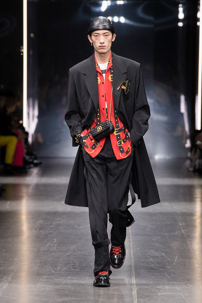 VERSACE MAN FALL WINTER 2019 VERSACE US