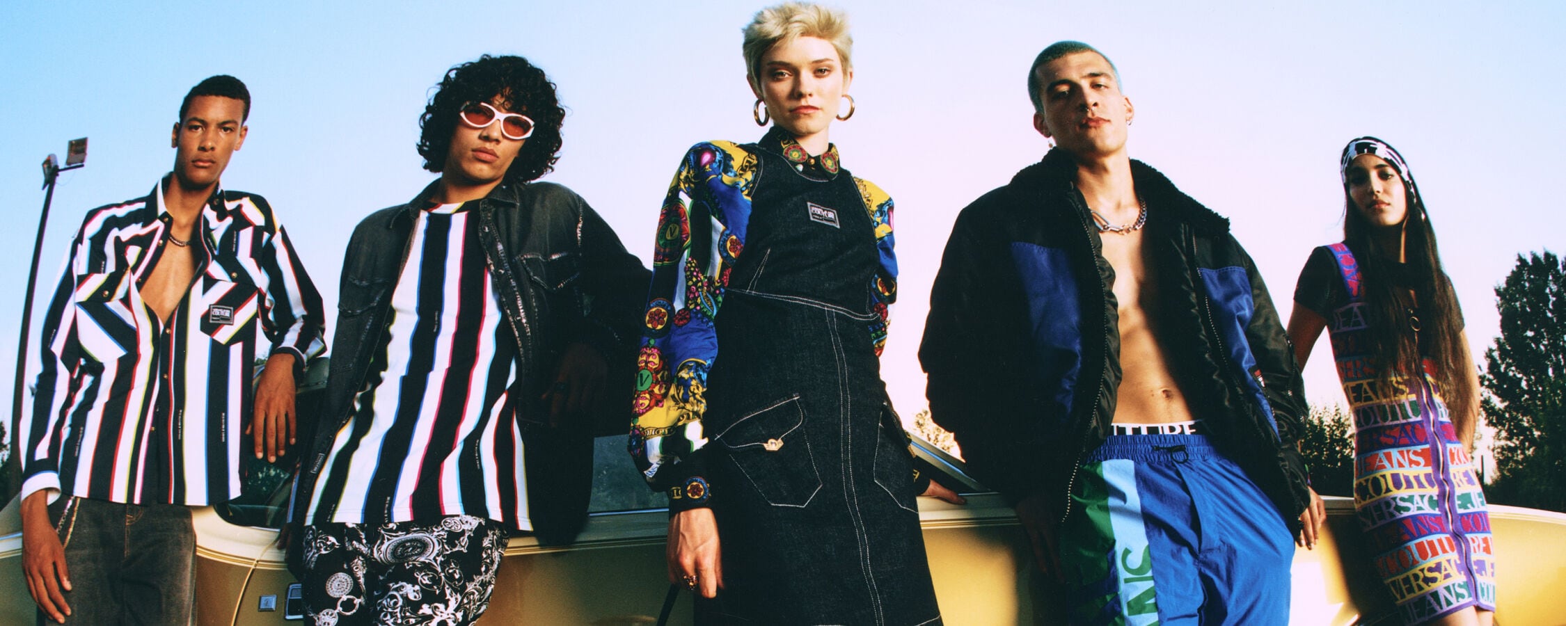 【希少90s 】VERSACE JEANS COUTUREコットンライダース　M Versace Jeans Couture Fall Winter 2021 Collection | US Online Store