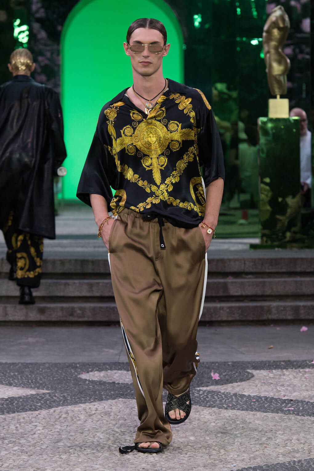 SPRING SUMMER 2023 MEN S VERSACE GB