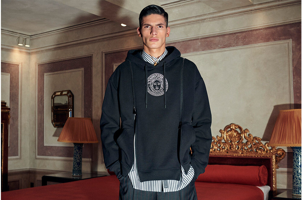 مجموعة ما قبل الخريف من Versace لعام 2020