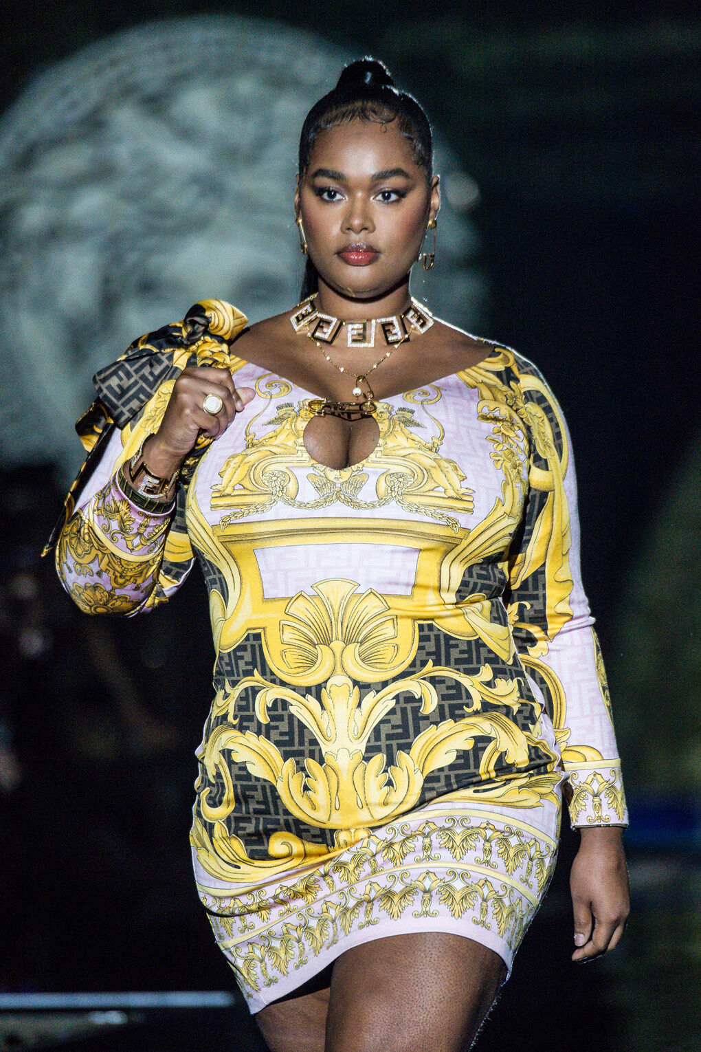 FENDI VERSACE THE FENDACE RUNWAY SHOW VERSACE SG