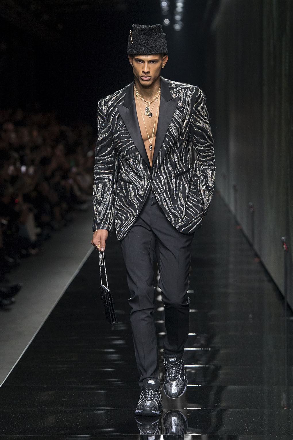 THE WOMEN S AND MEN S FALL WINTER 2020 COLLECTION VERSACE US