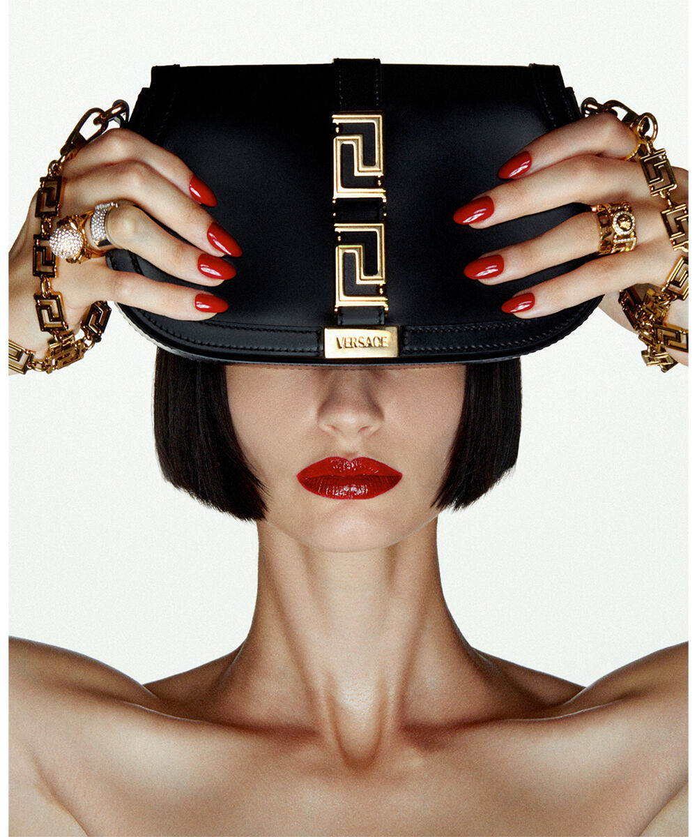 حملة Versace لأعياد 2022