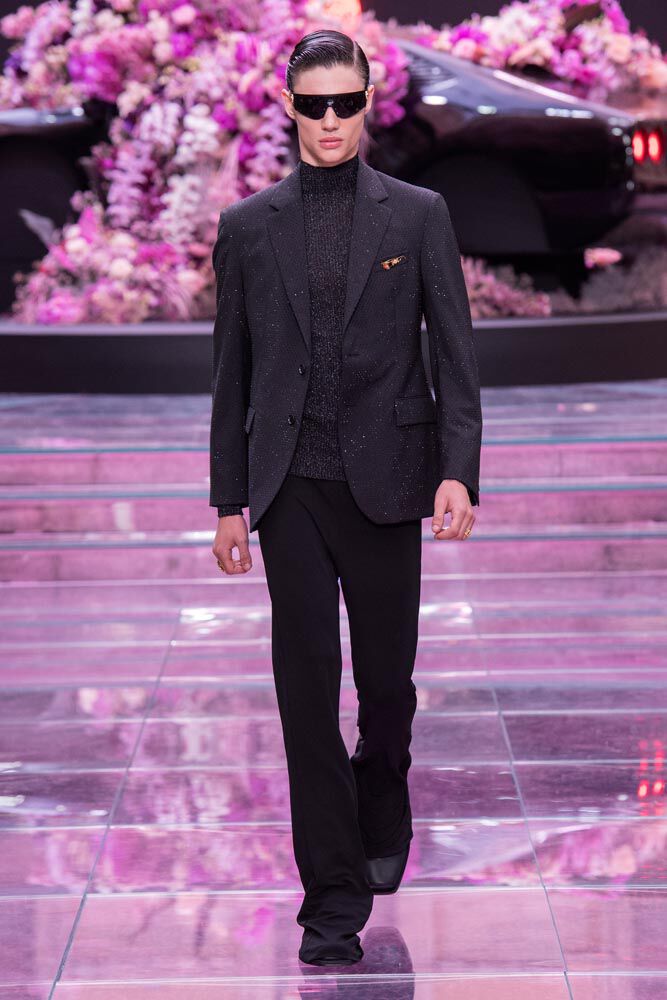 VERSACE MEN S SPRING SUMMER 2020 FASHION SHOW VERSACE US
