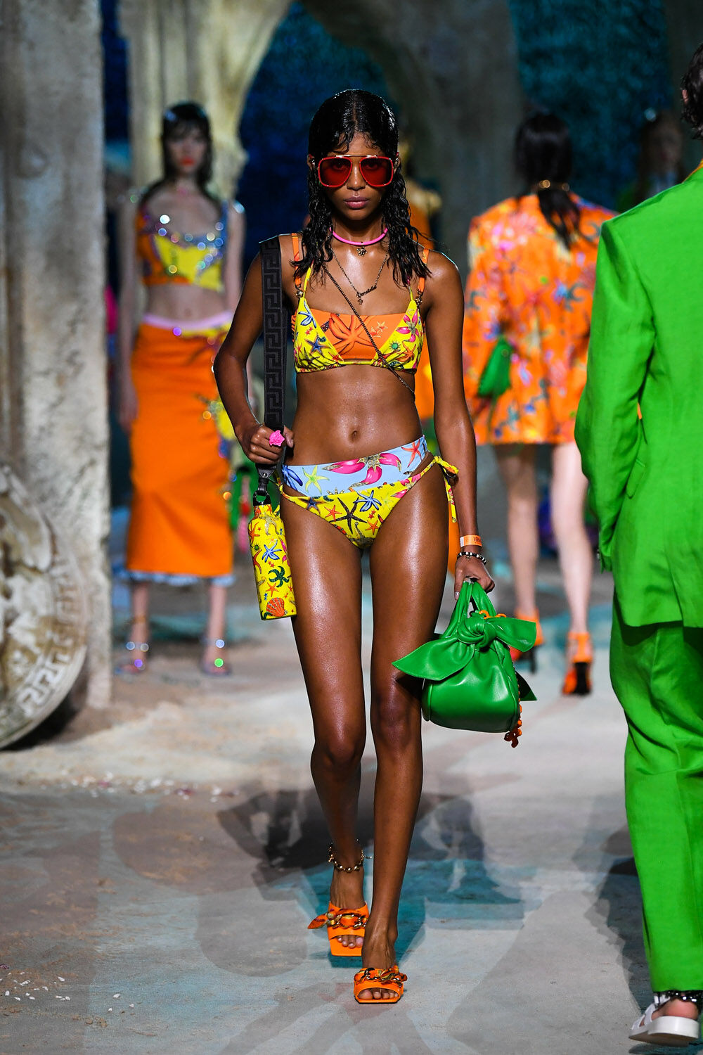 Versace spring summer 2021 bags sales