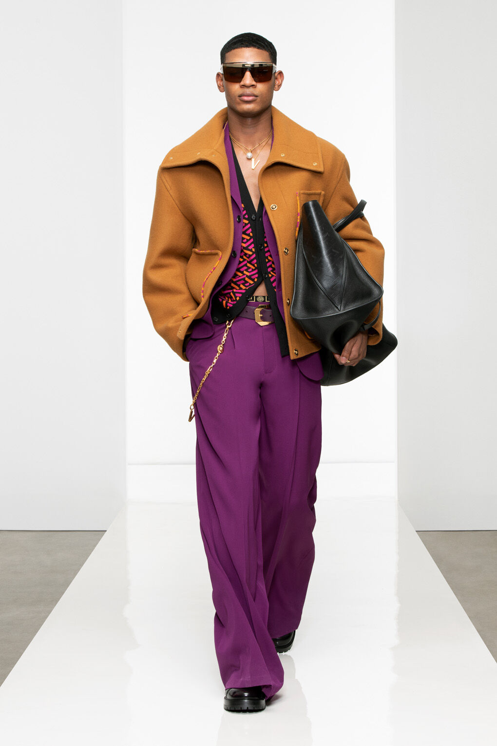 Versace shop man purple