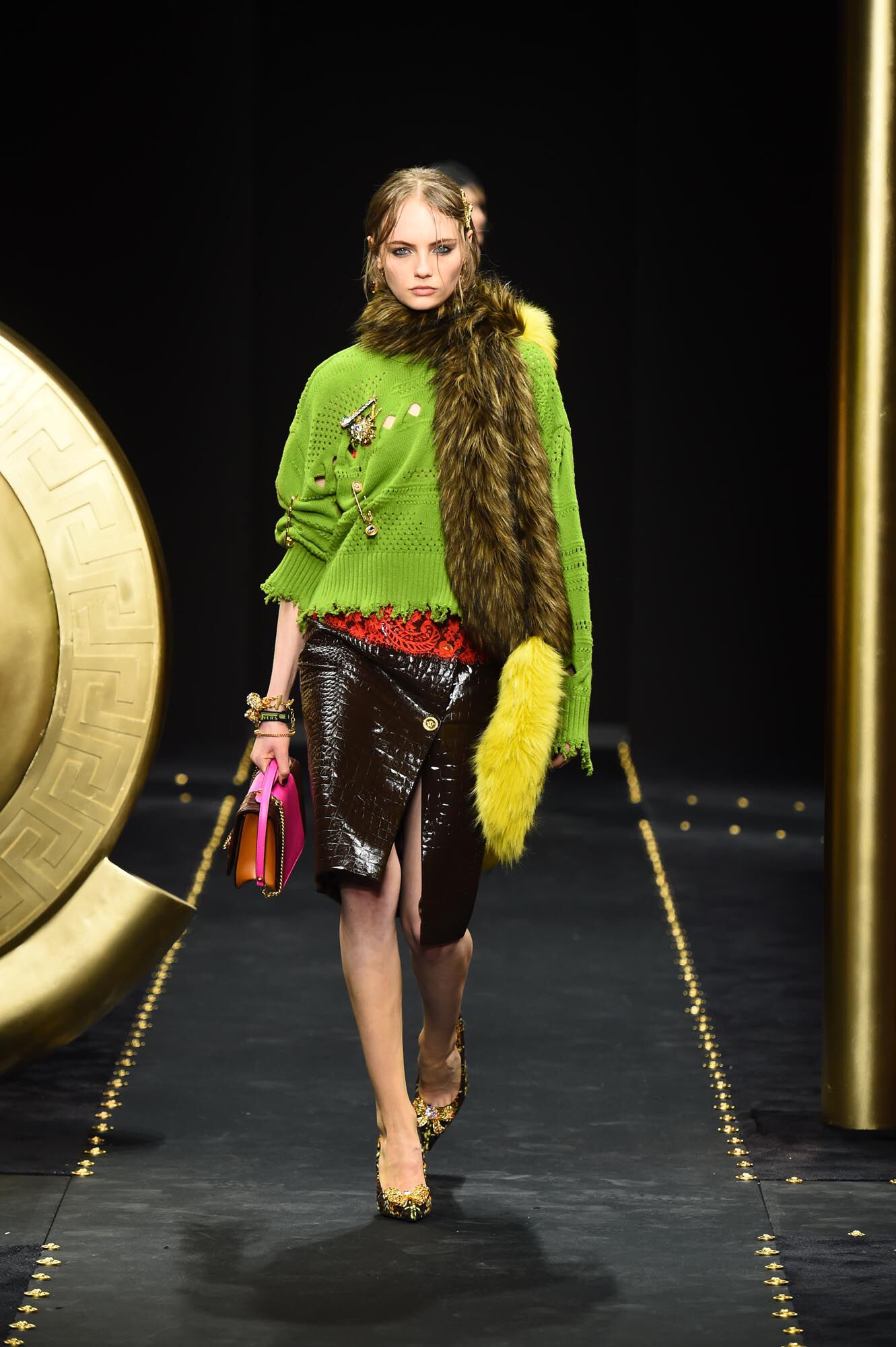 VERSACE WOMEN FALL WINTER 2019 FASHION SHOW VERSACE US