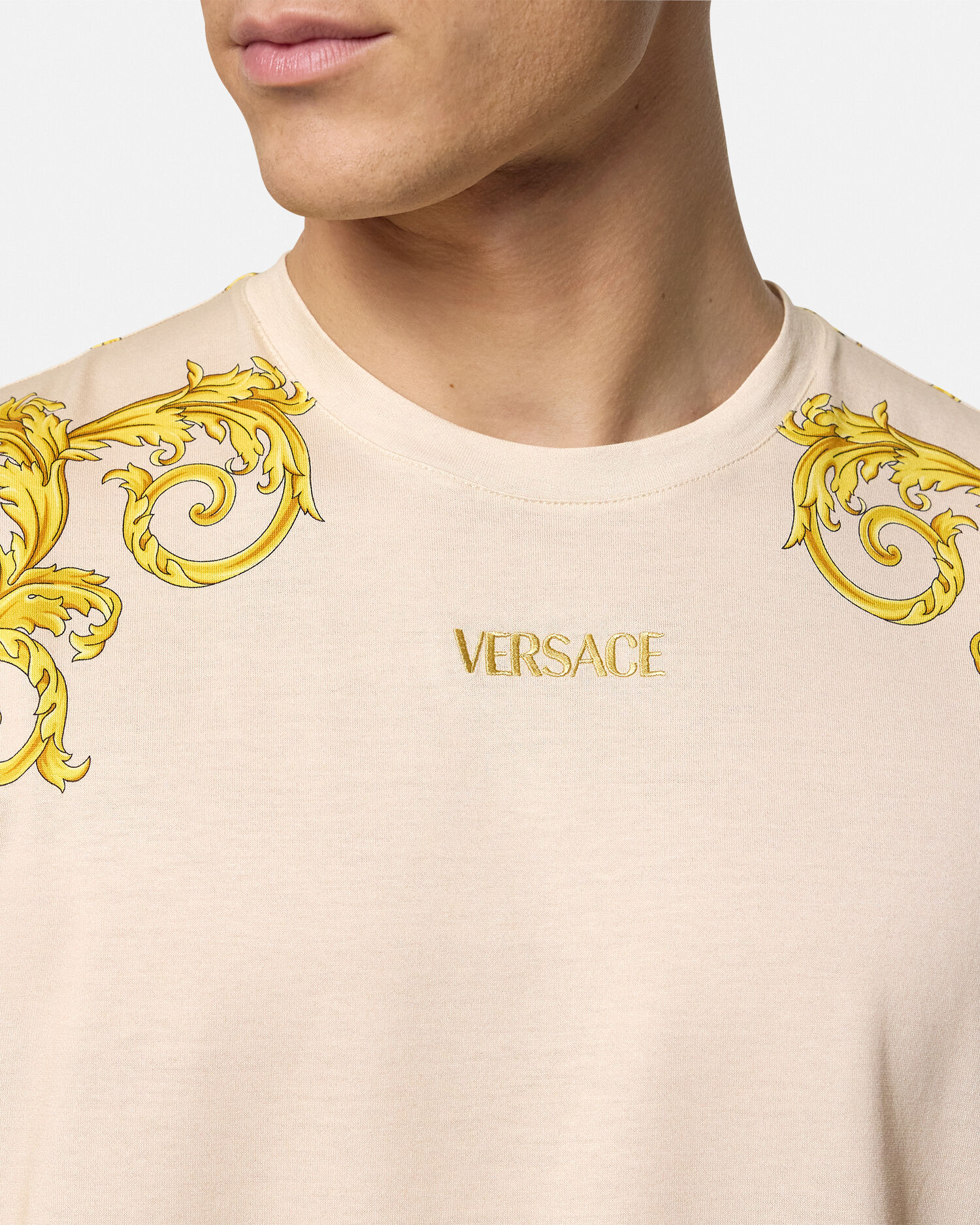 Versace t shirt man discount
