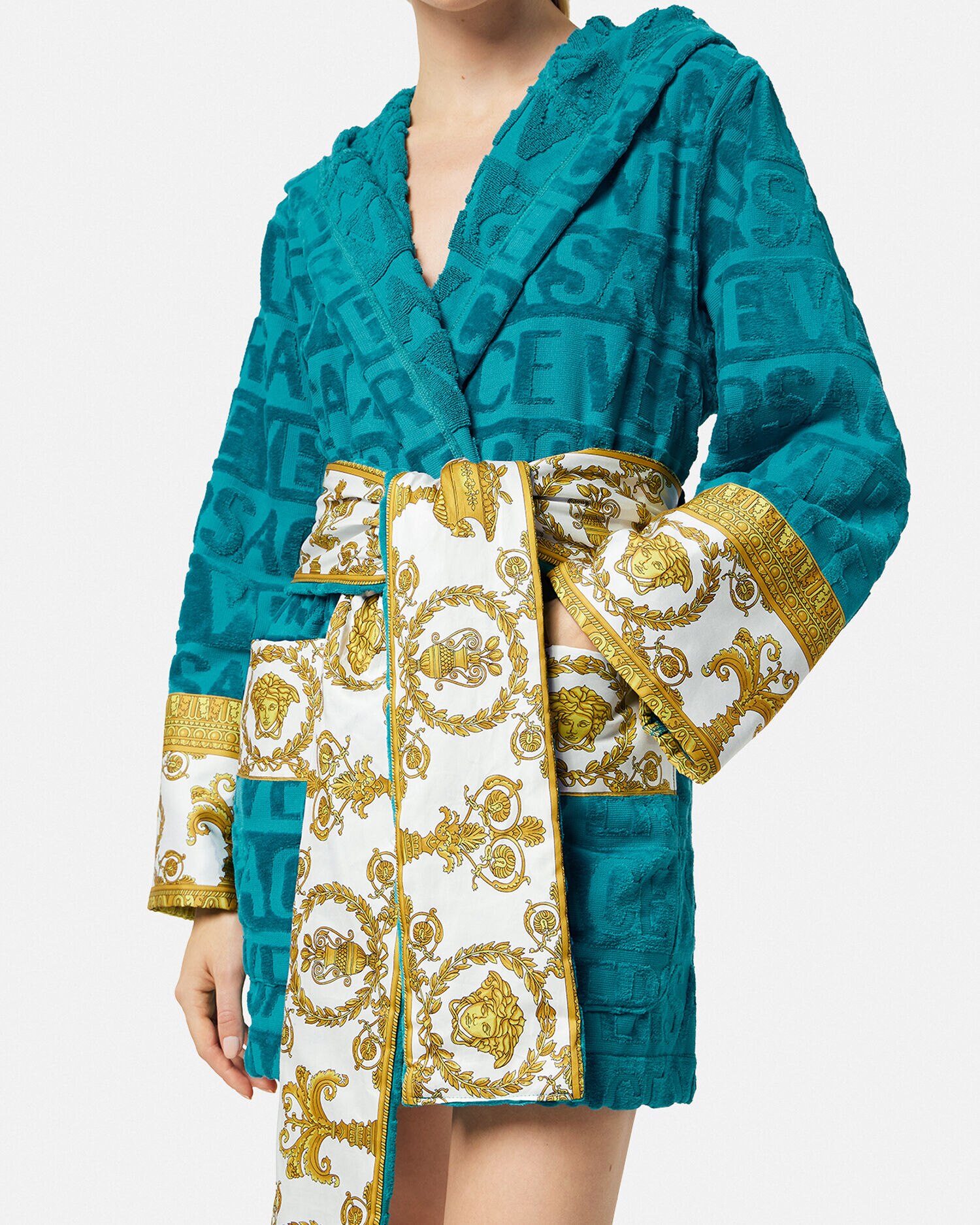 Versace robe woman discount