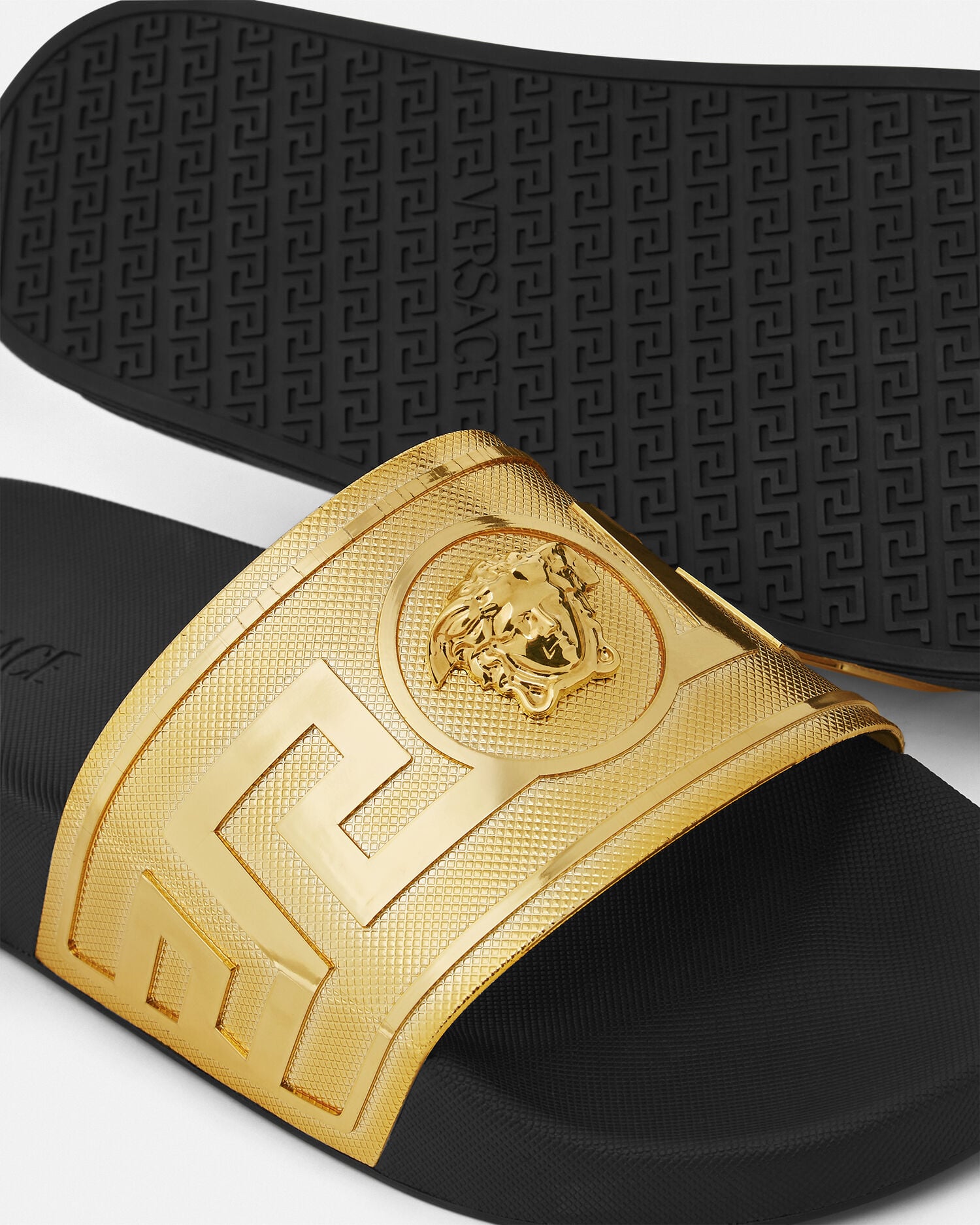 La Medusa Rubber Sliders Gold | VERSACE US
