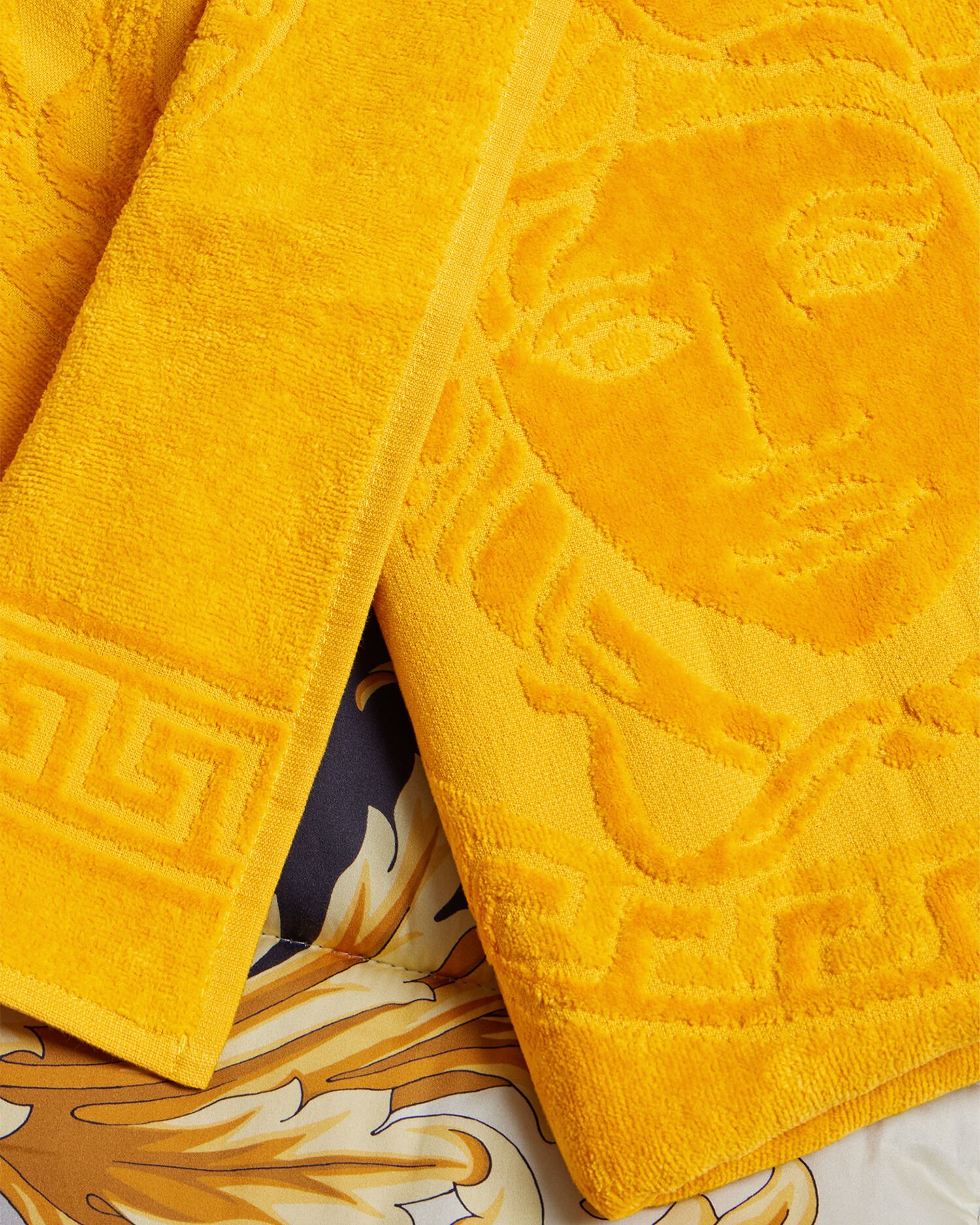 Versace shop medusa towel