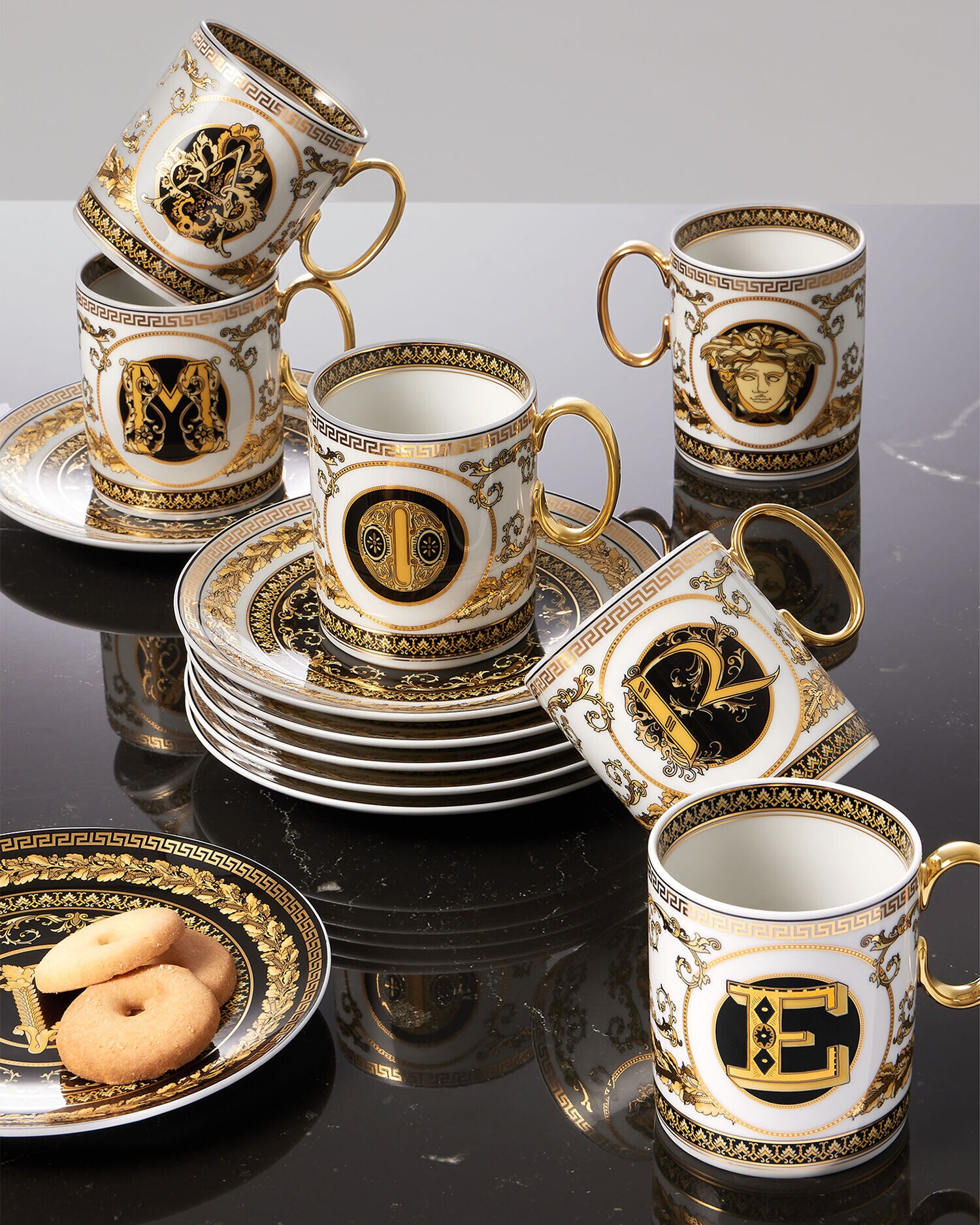 Virtus Alphabet M Mug White Gold VERSACE