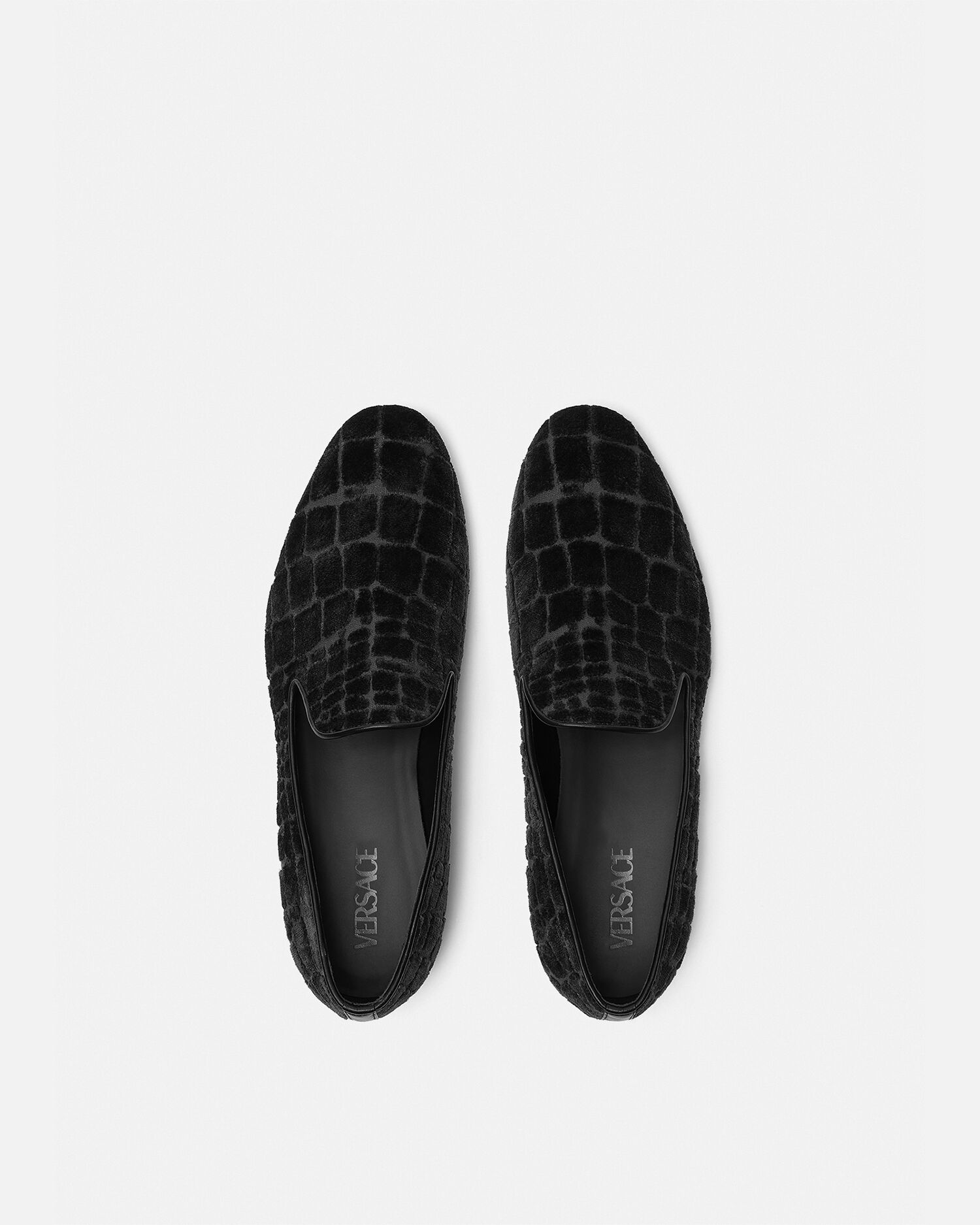 Pantoufles en velours d vor effet croco