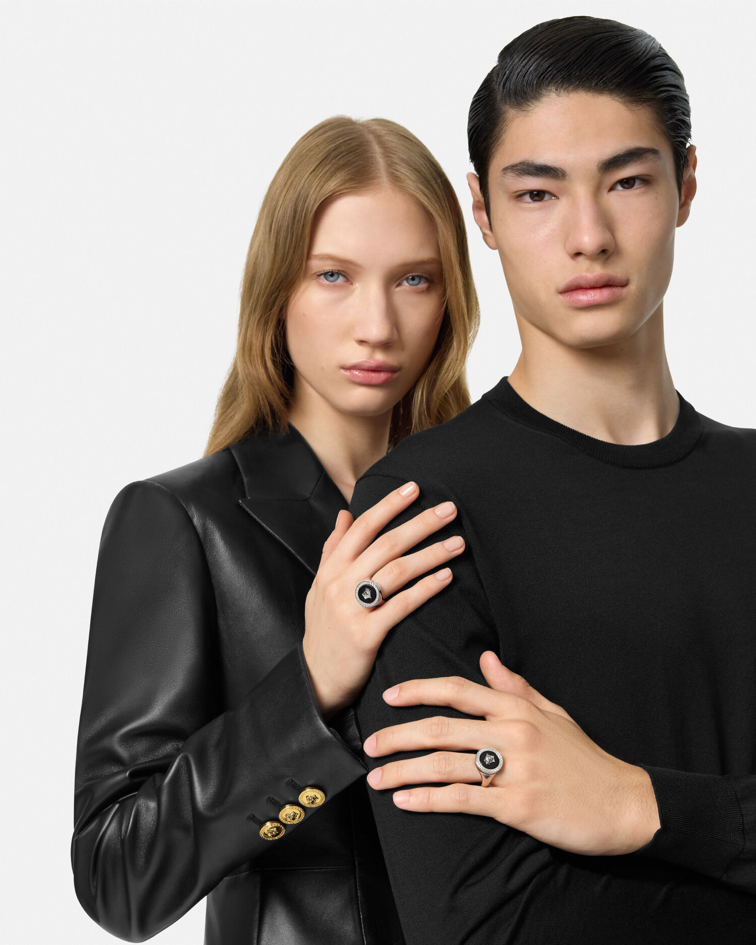 Anello con Medusa smaltata