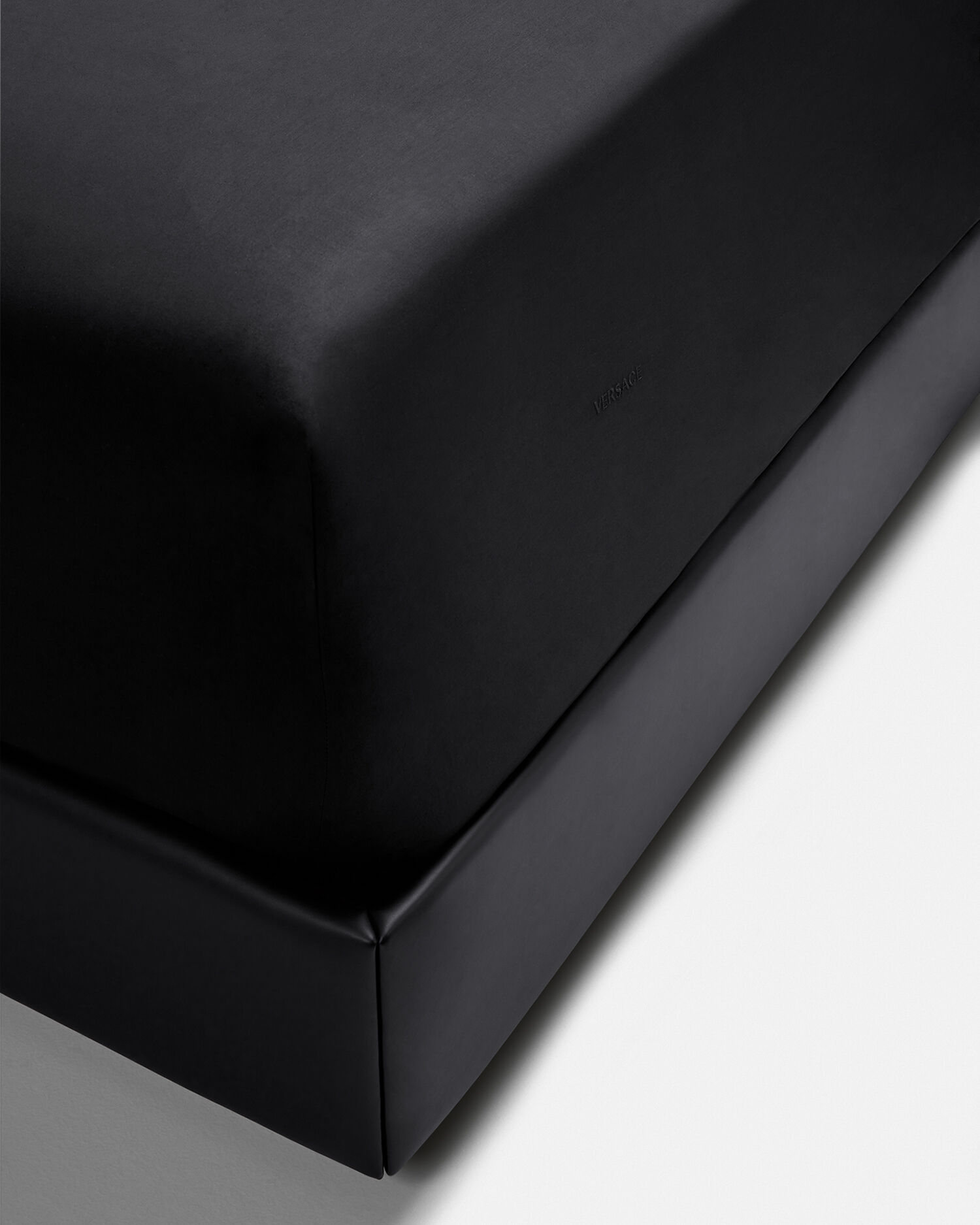 I ♡ Baroque Full/Queen Bed Set Black,Print | VERSACE US