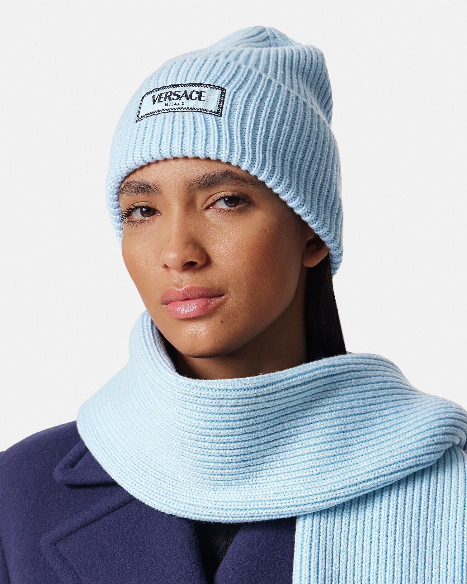 Versace hat and scarf outlet