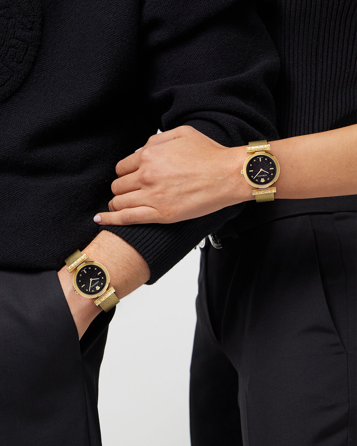 Versace watch hot sale women's gold