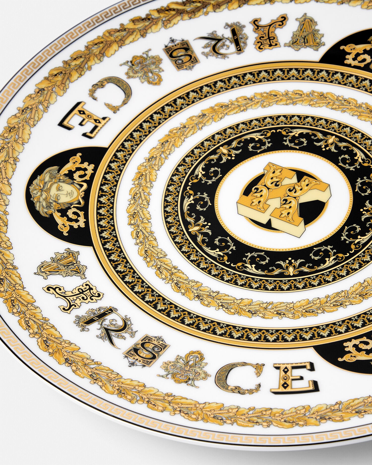 Virtus Alphabet K Charger Plate 33 cm White,Gold | VERSACE US