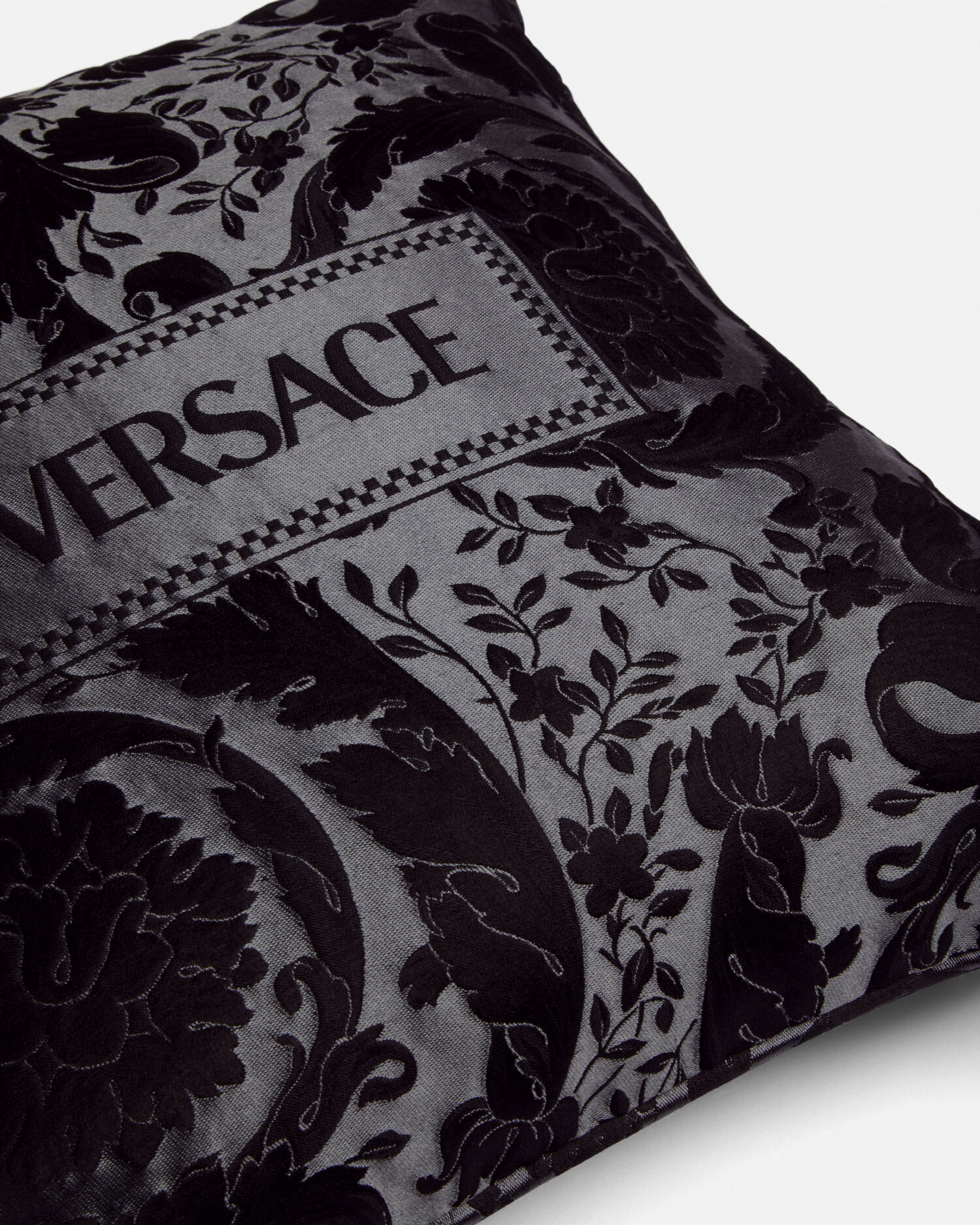 Fake versace cushions shop