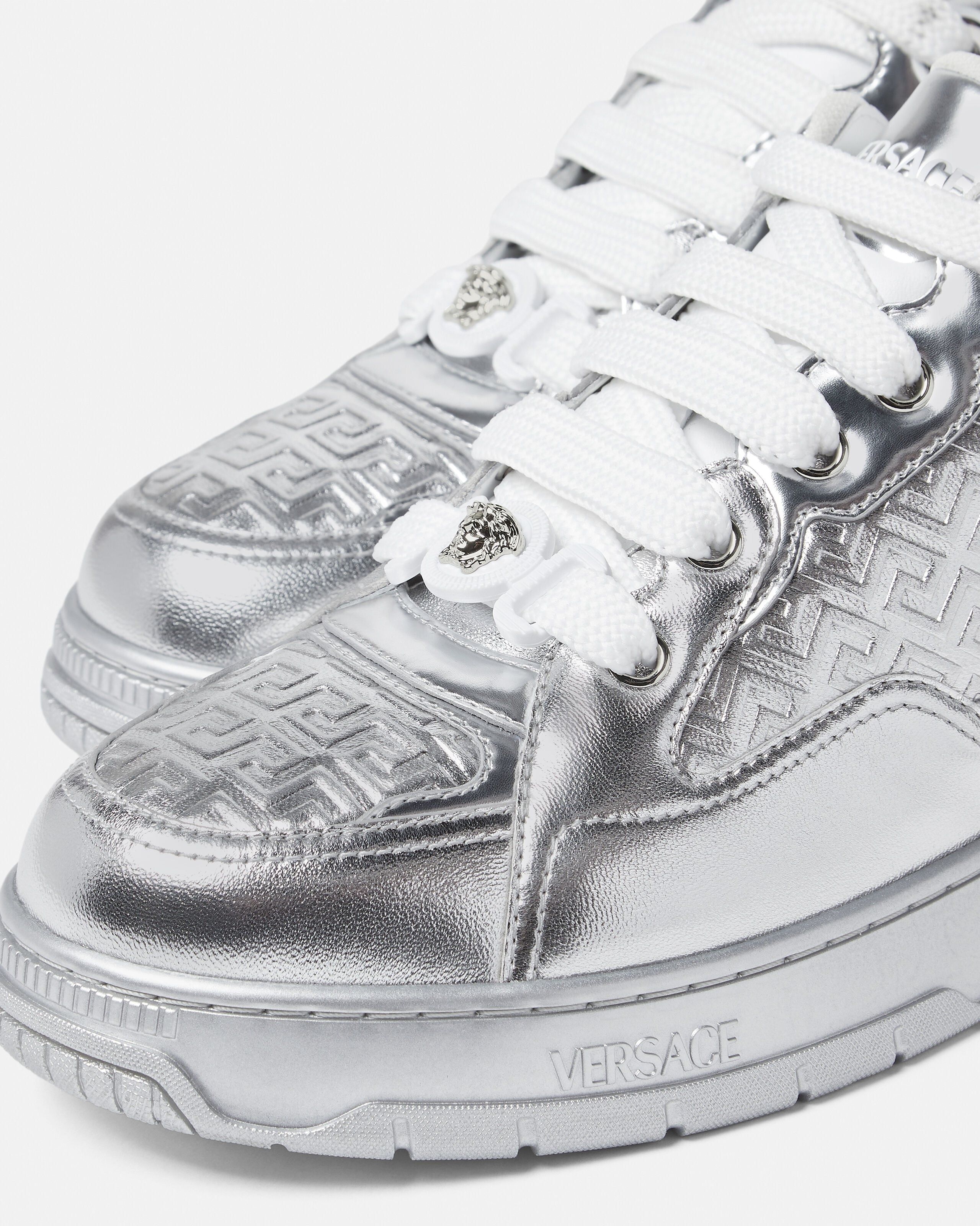 【美品】VERSACE スニーカー シルバー メタリック Biggie Basket Metallic Sneakers Silver | VERSACE US