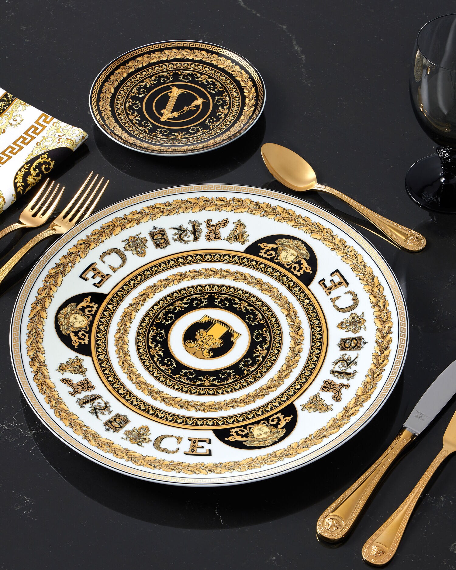 Virtus Alphabet T Charger Plate 13"