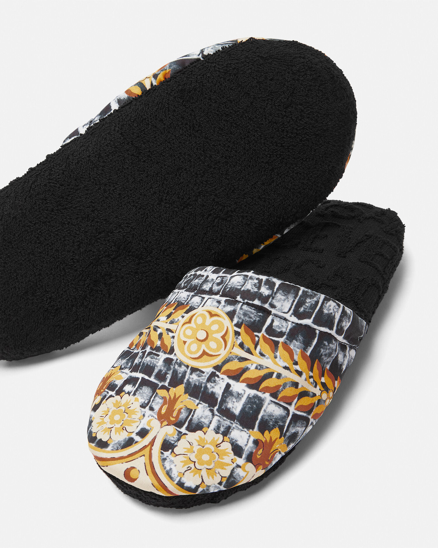 Versace barocco print slippers outlet