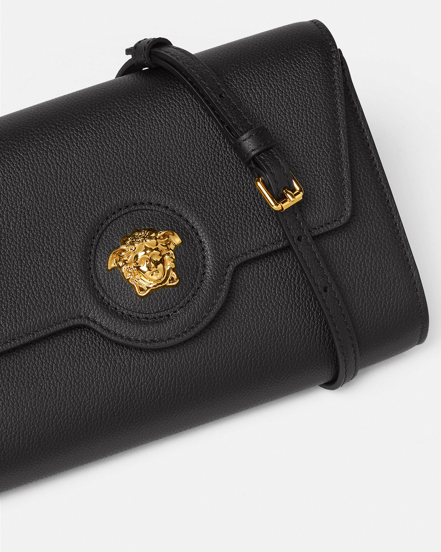 VERSACE⭐︎ラ・メデューサショルダーバッグ La Medusa Small Leather Crossbody Bag Black,Gold | VERSACE US