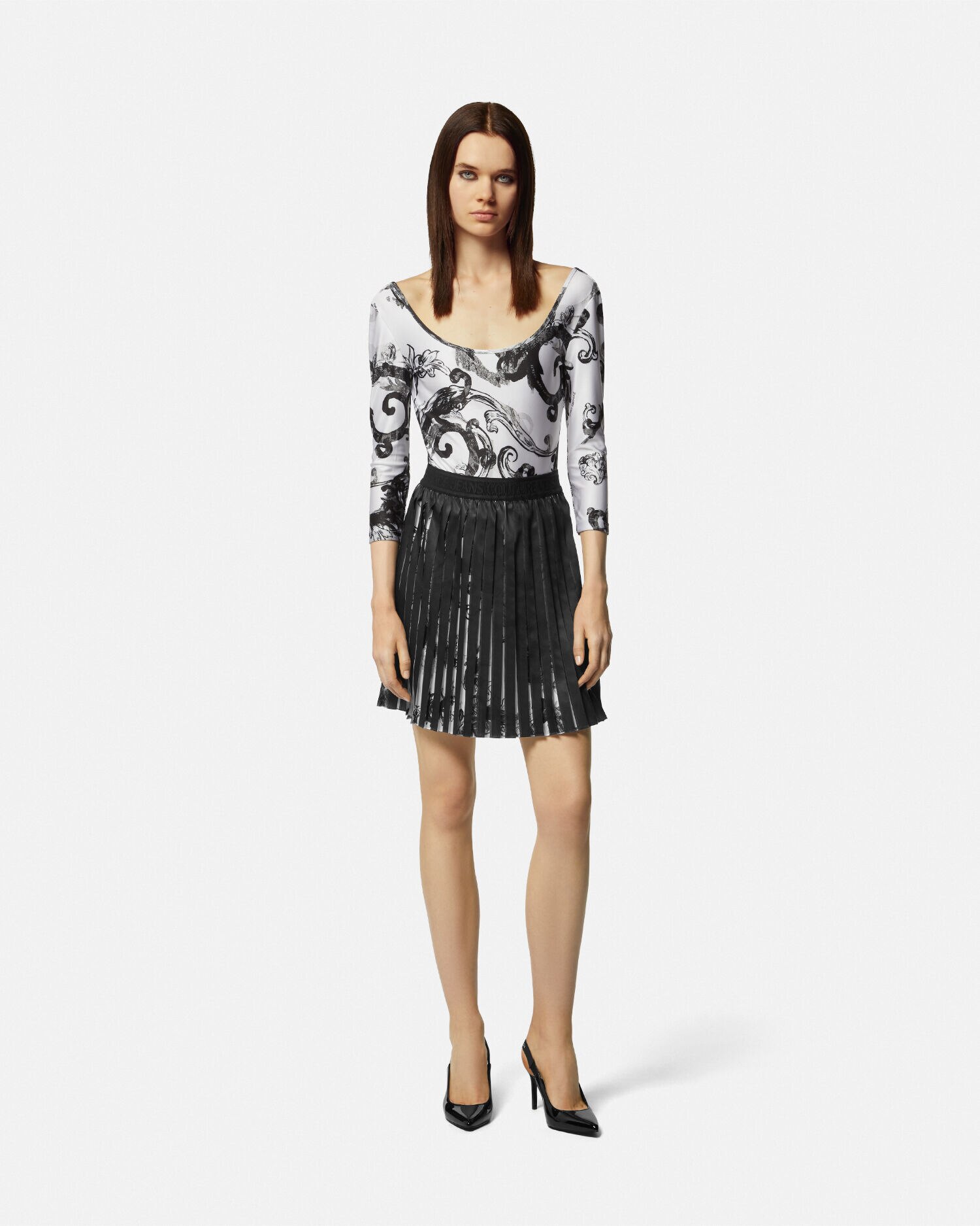 Versace outlet jeans website