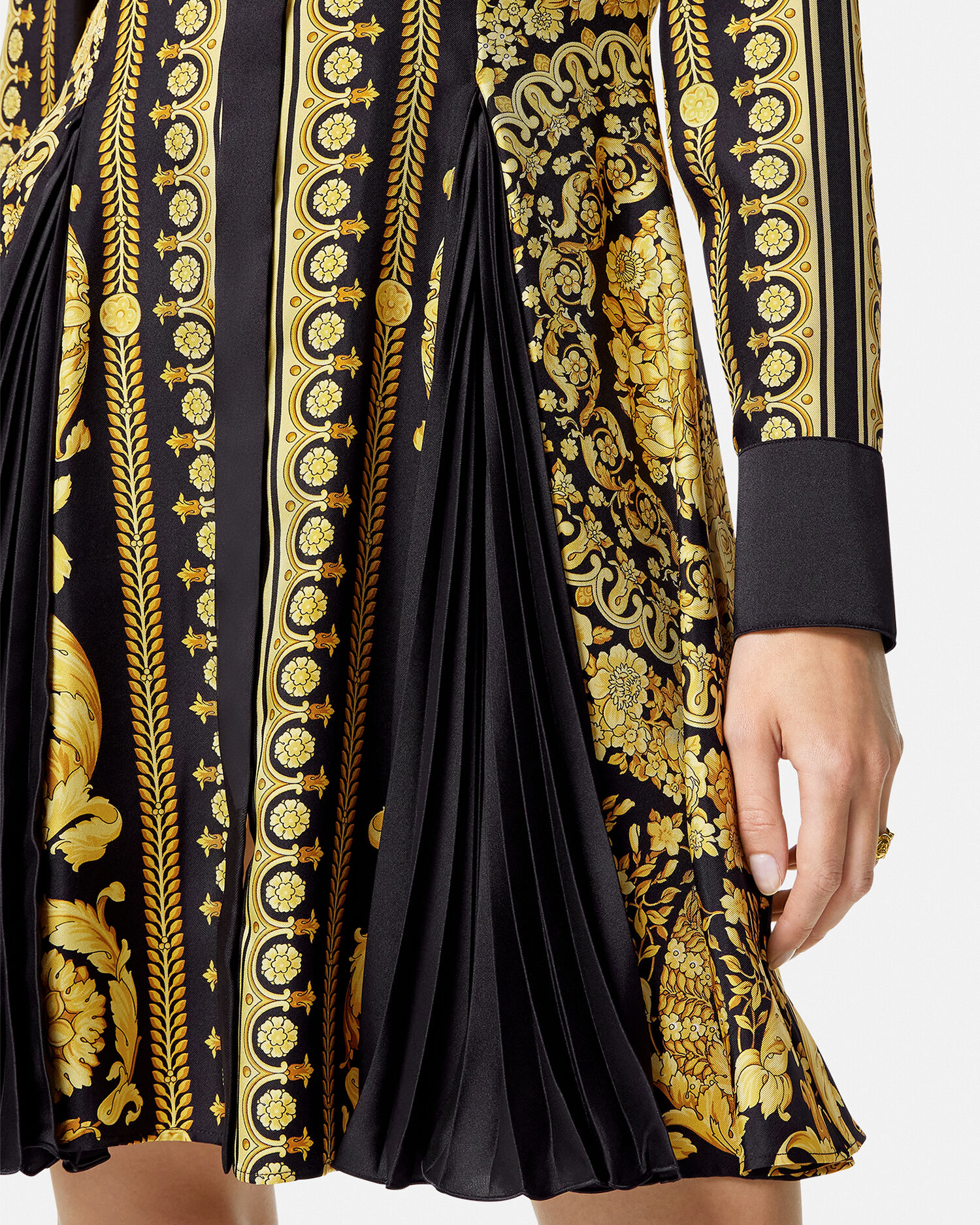 Versace shop print outfit