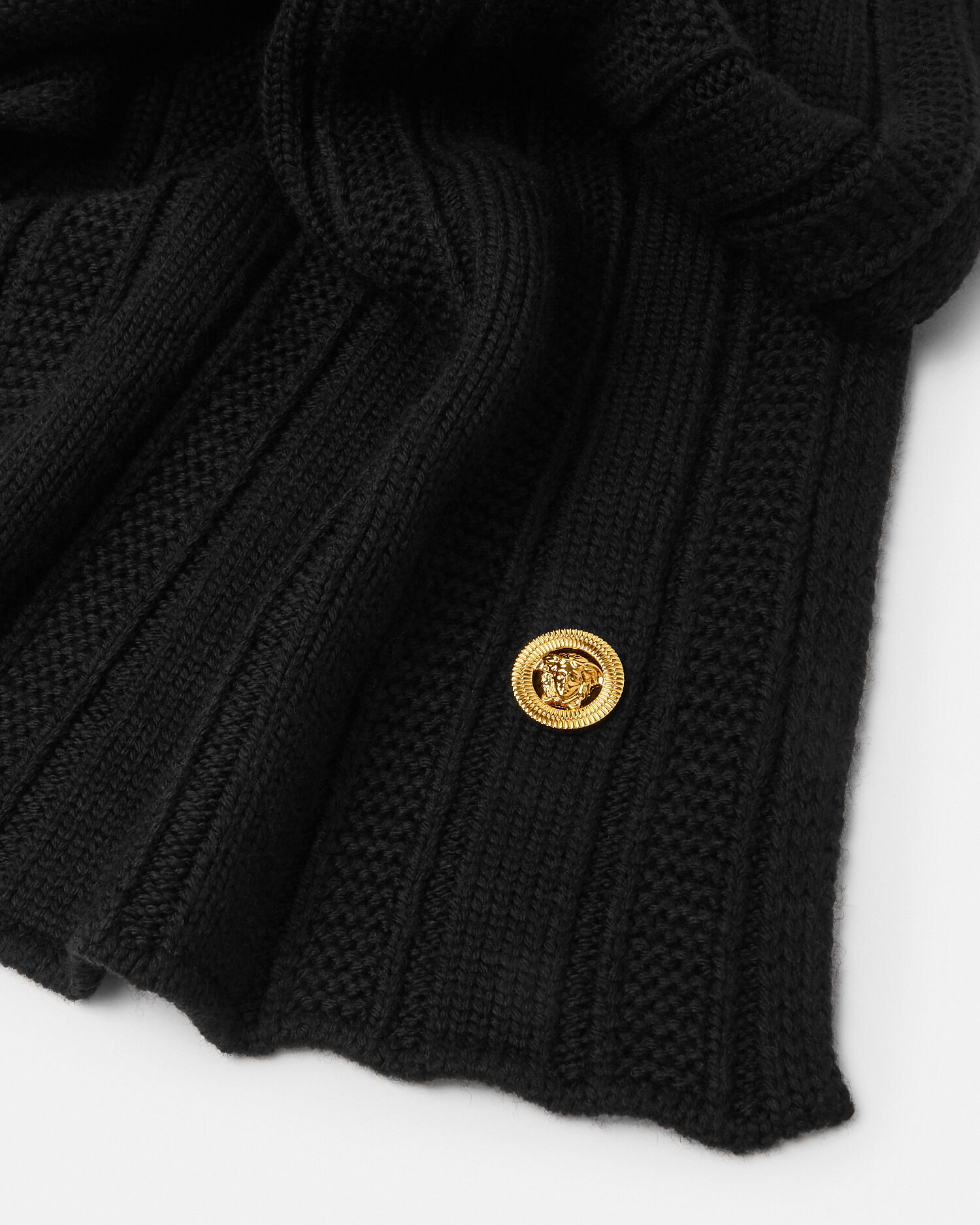 Versace beanie hotsell and scarf