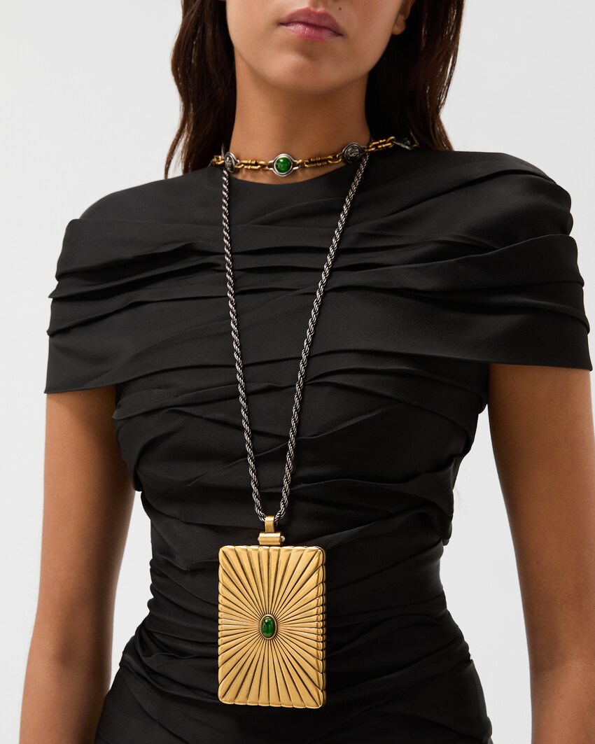 Circe collar con medall&oacute;n Verde+Oro 2