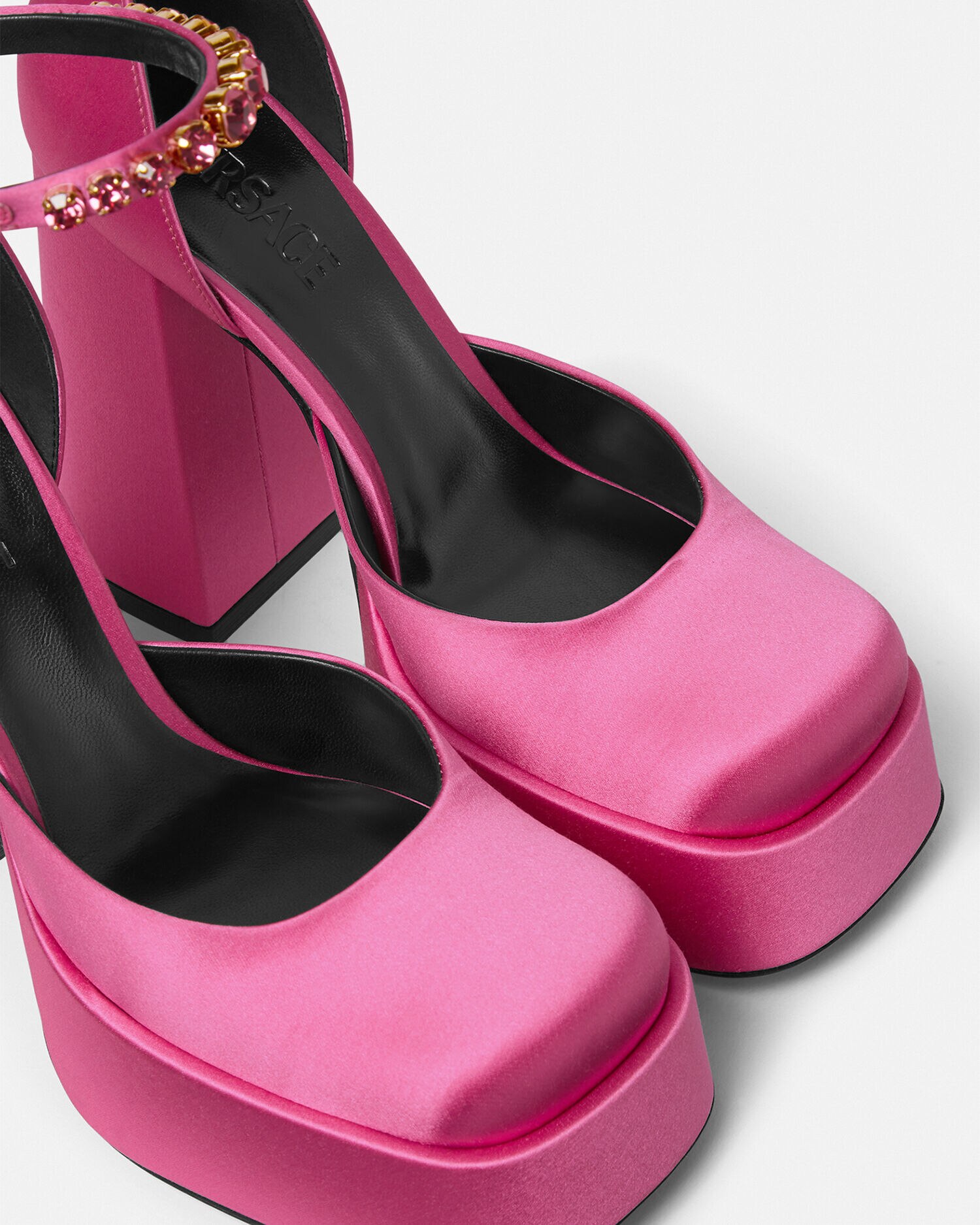 Aevitas Single Platform Pumps