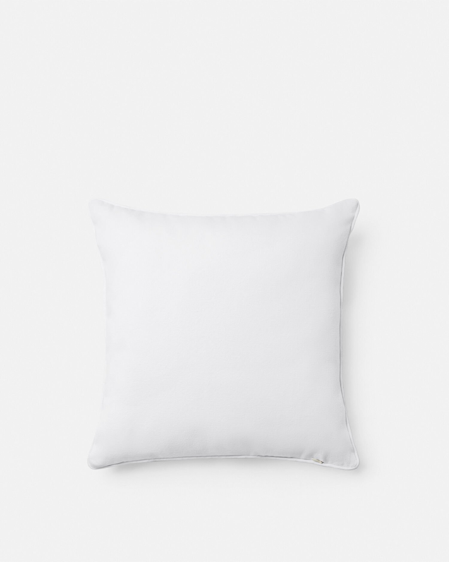 Medusa Gala Cushion 18