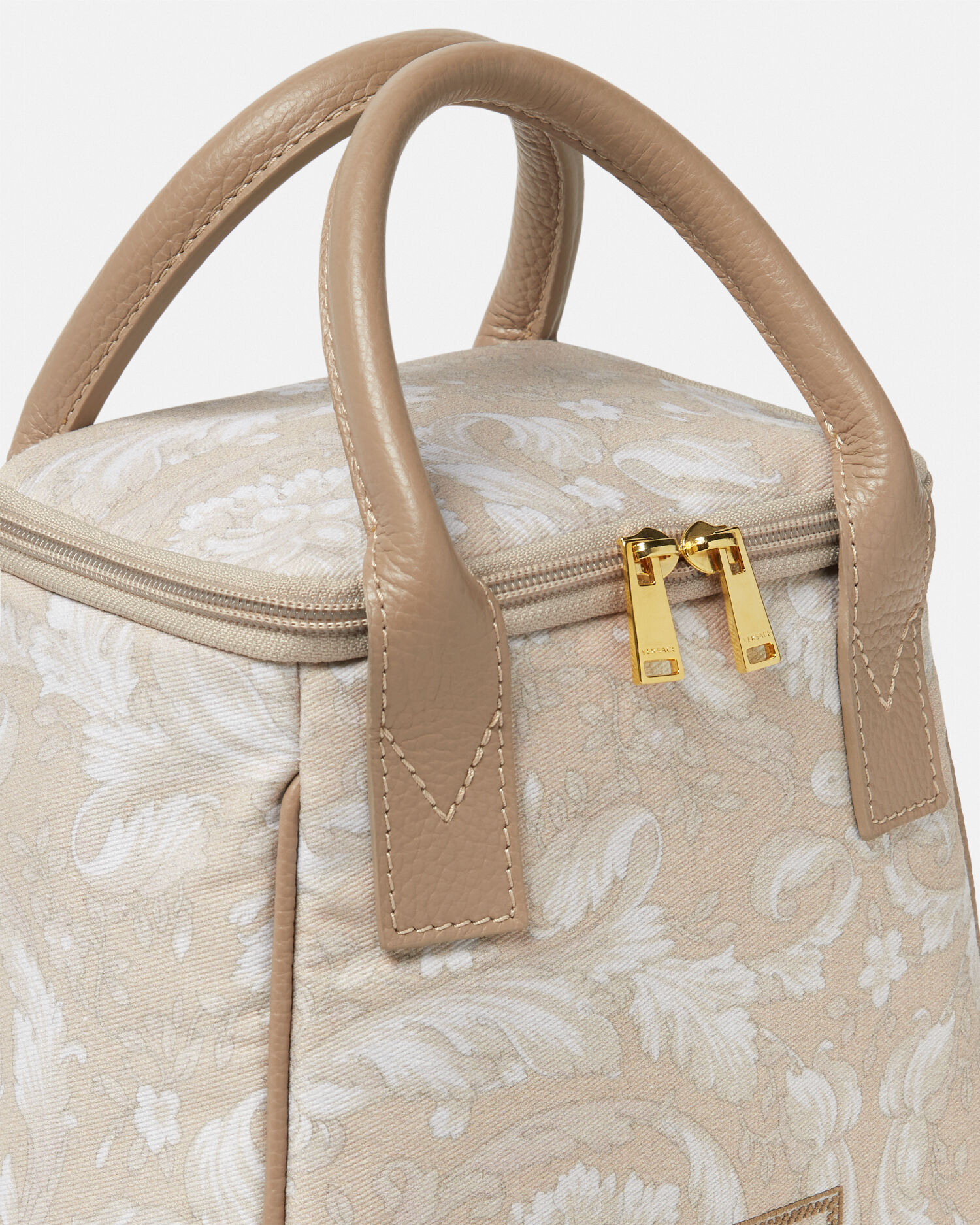 Guess travel lunch bag online