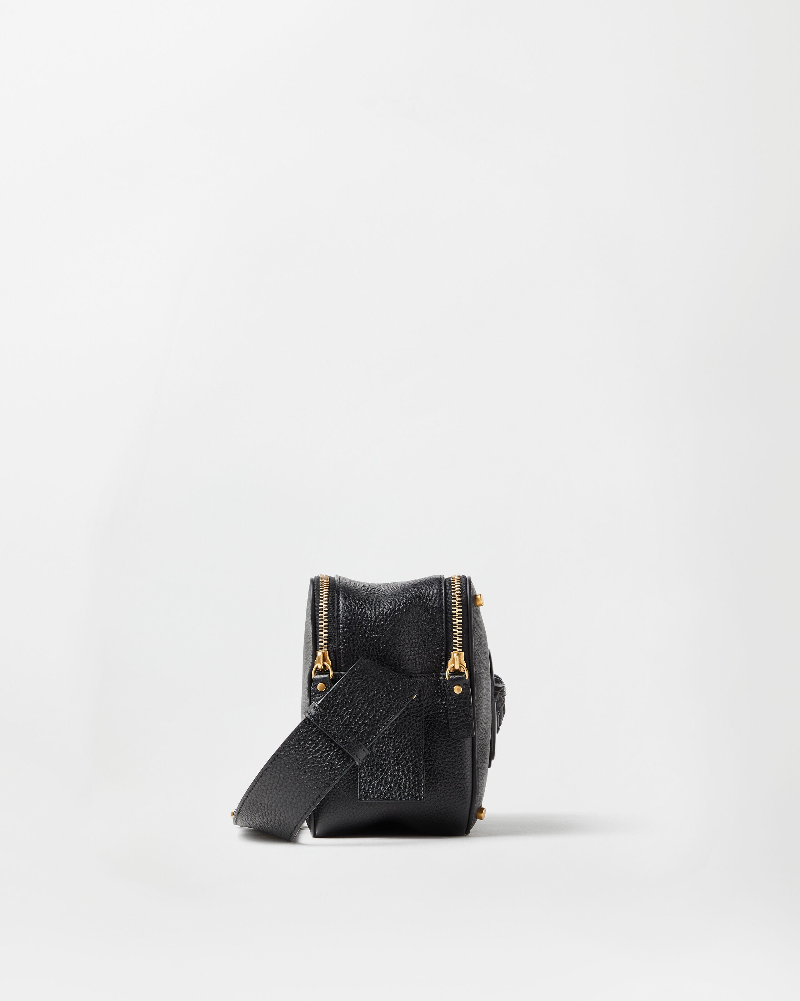VERSACE ブラックレザー ショルダーバッグ Lou Leather Crossbody Bag Black | VERSACE US