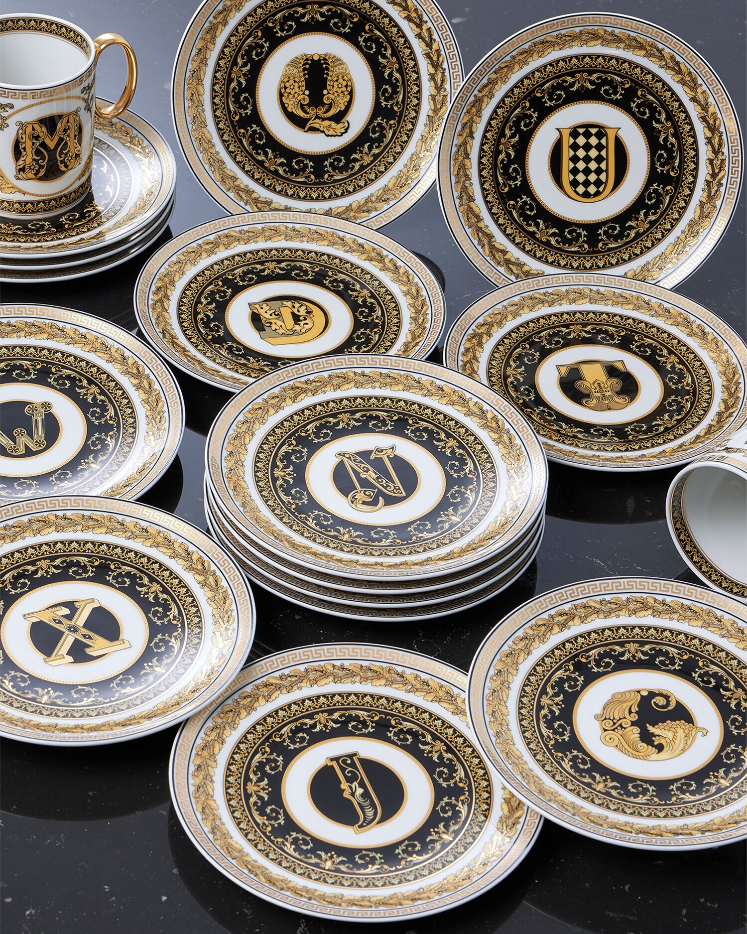 Virtus Alphabet Q Plate 6.7"