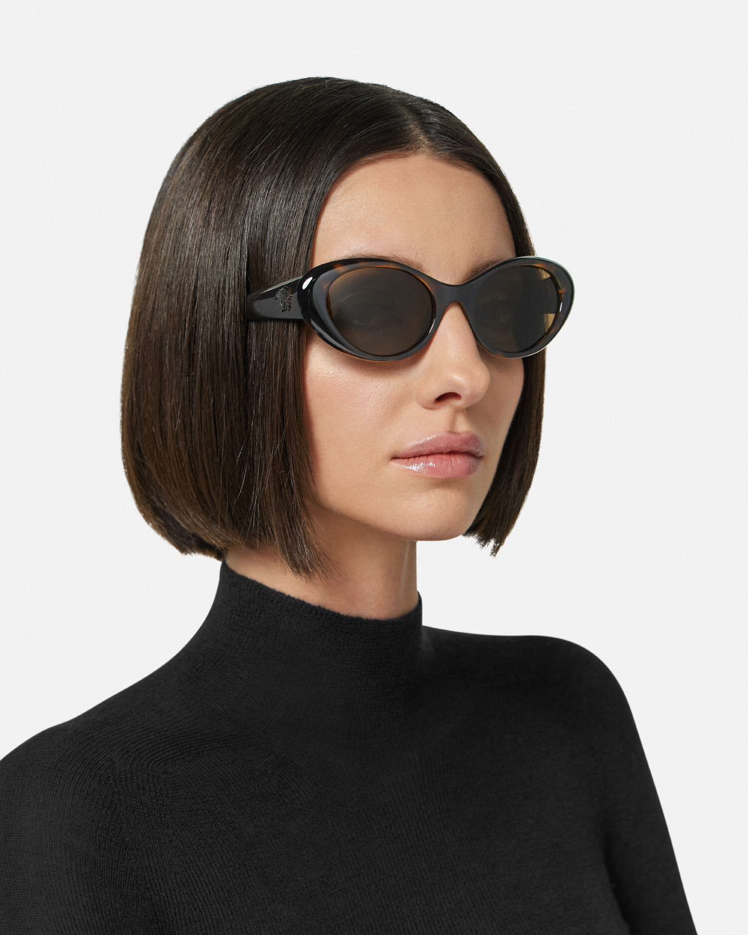 La Medusa Oval Sunglasses