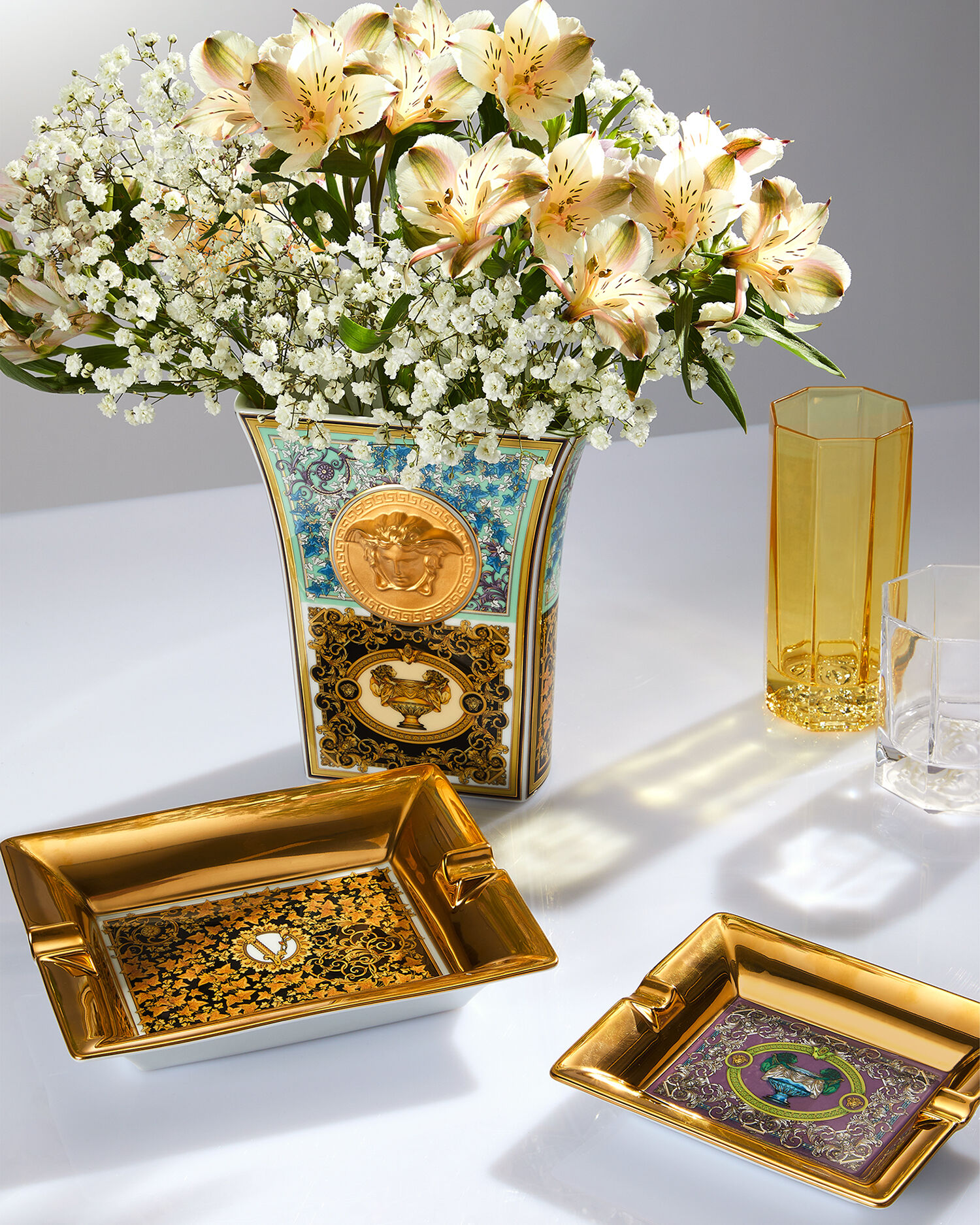 Versace 18 store
