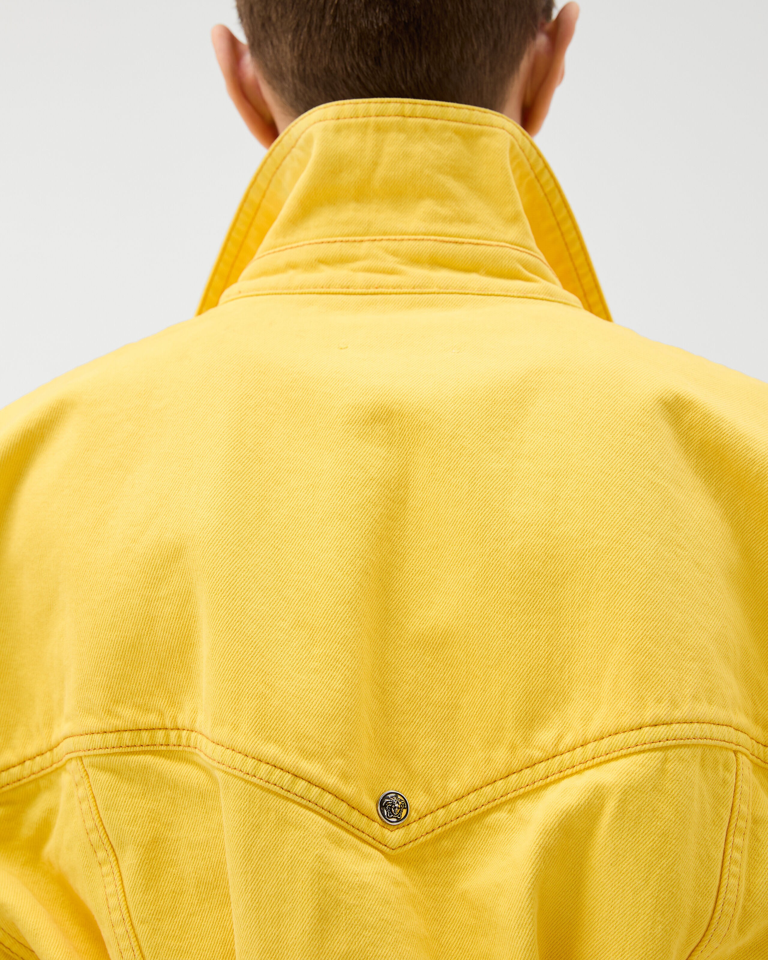 VERSACE ヴェルサーチ デニムジャケット イエロー Oversized Denim Blouson Yellow | VERSACE US