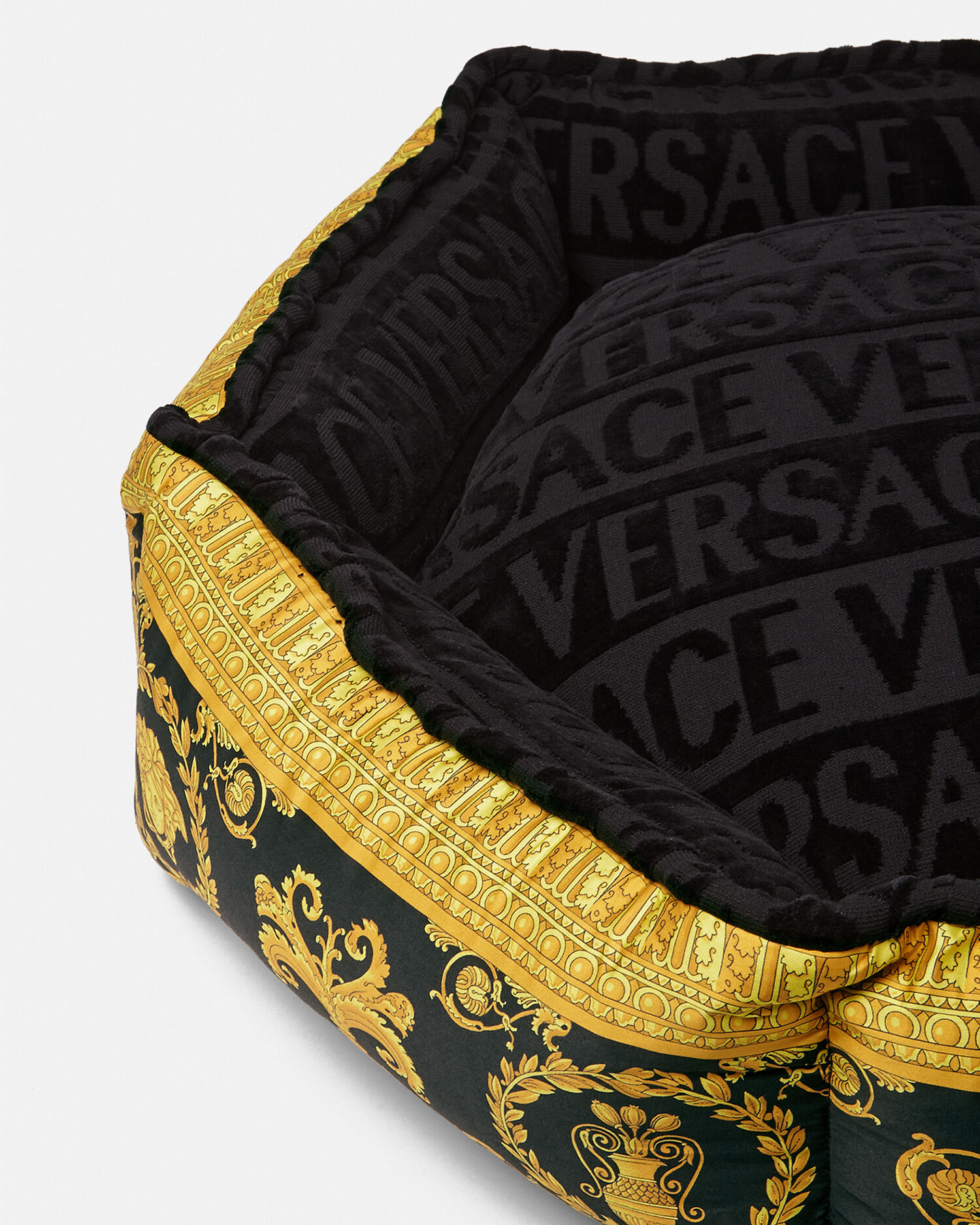 Versace hot sale dog bed