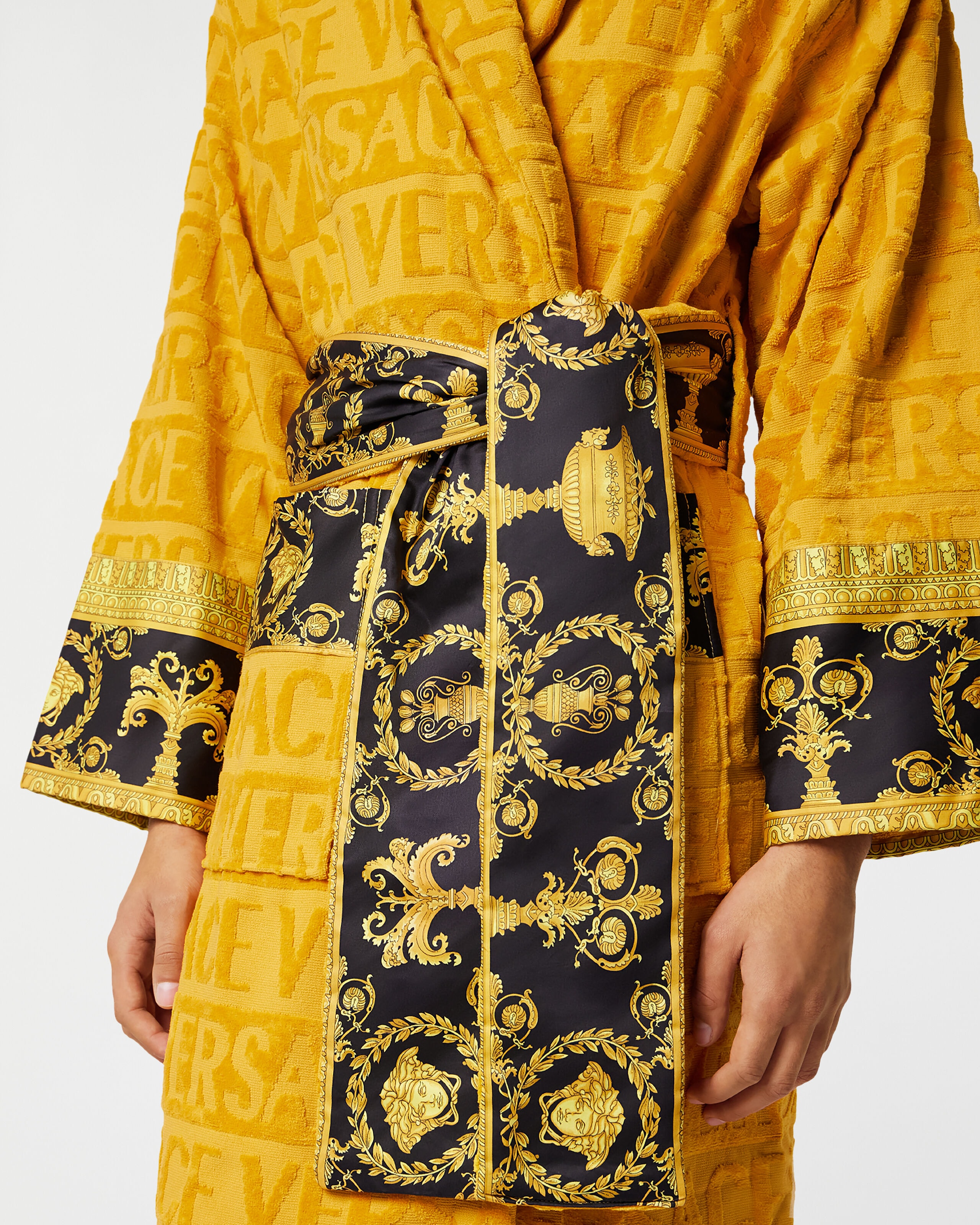 I ♡ Baroque Bathrobe Yellow | VERSACE