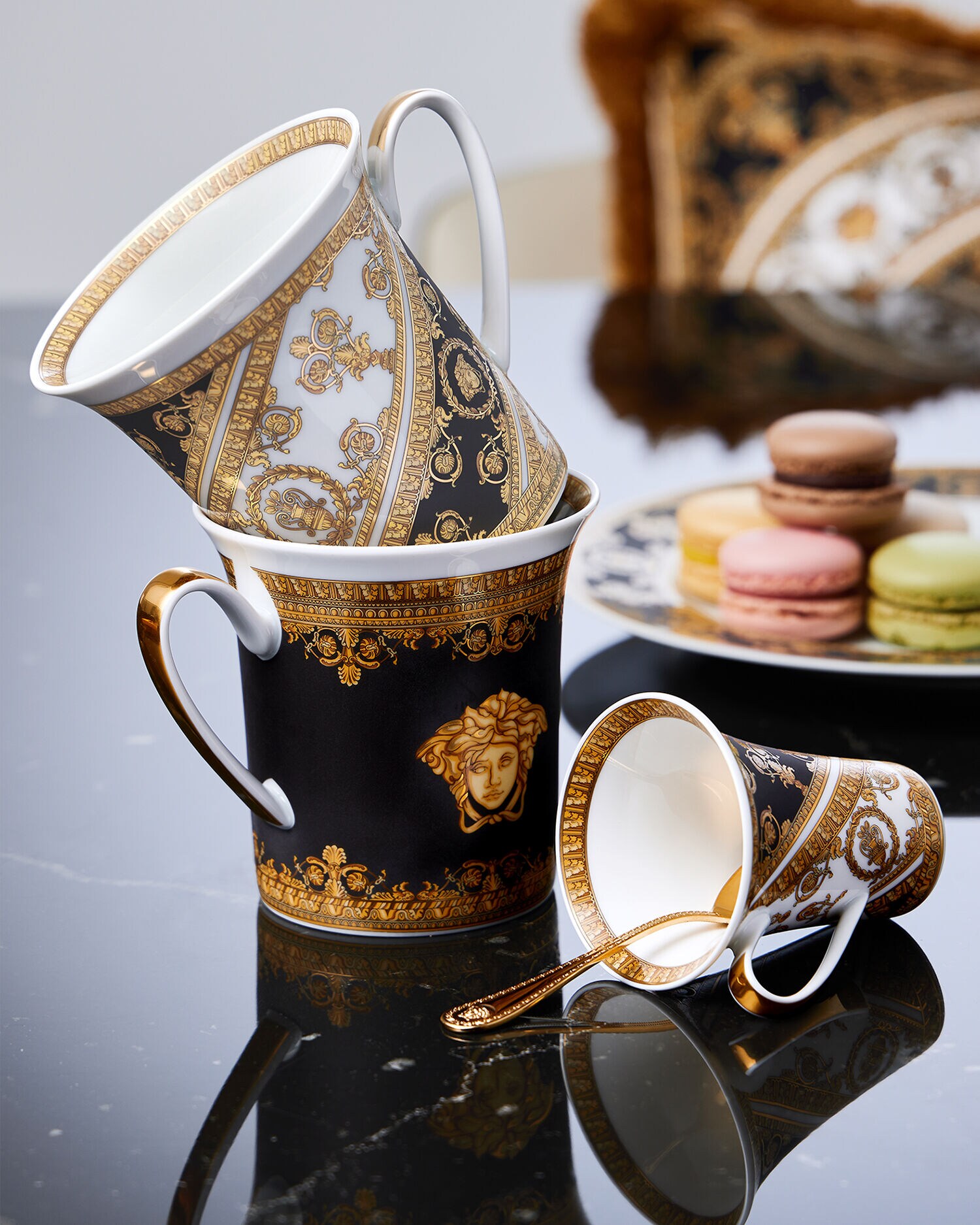 I ♡ Baroque Black Mug Print | VERSACE US