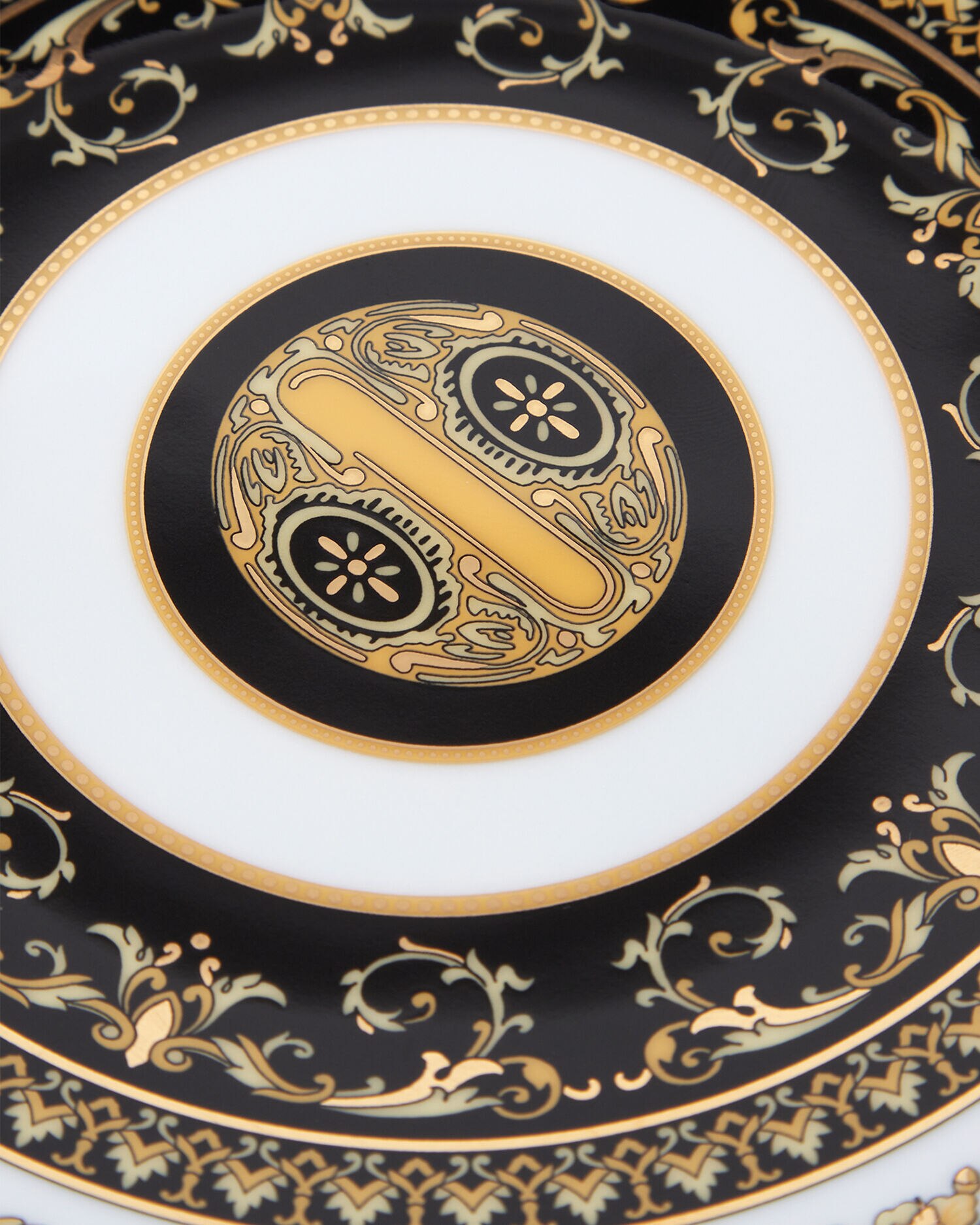 Versace o discount