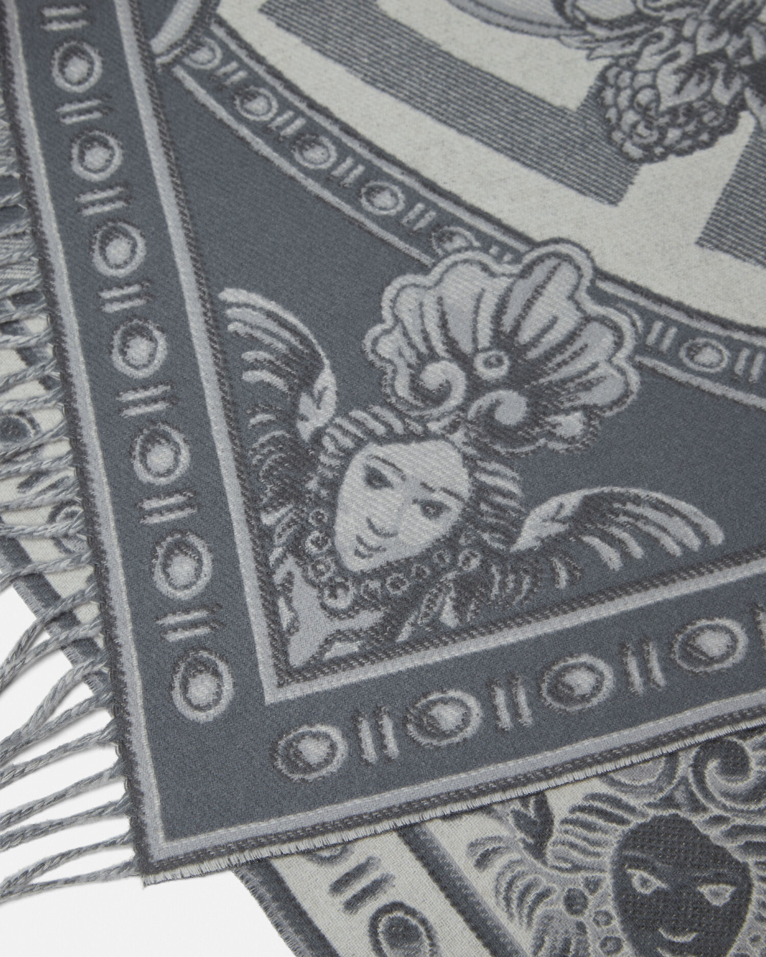 versace ブランケット La Coupe des Dieux Fringed Blanket Blue,Print | VERSACE US