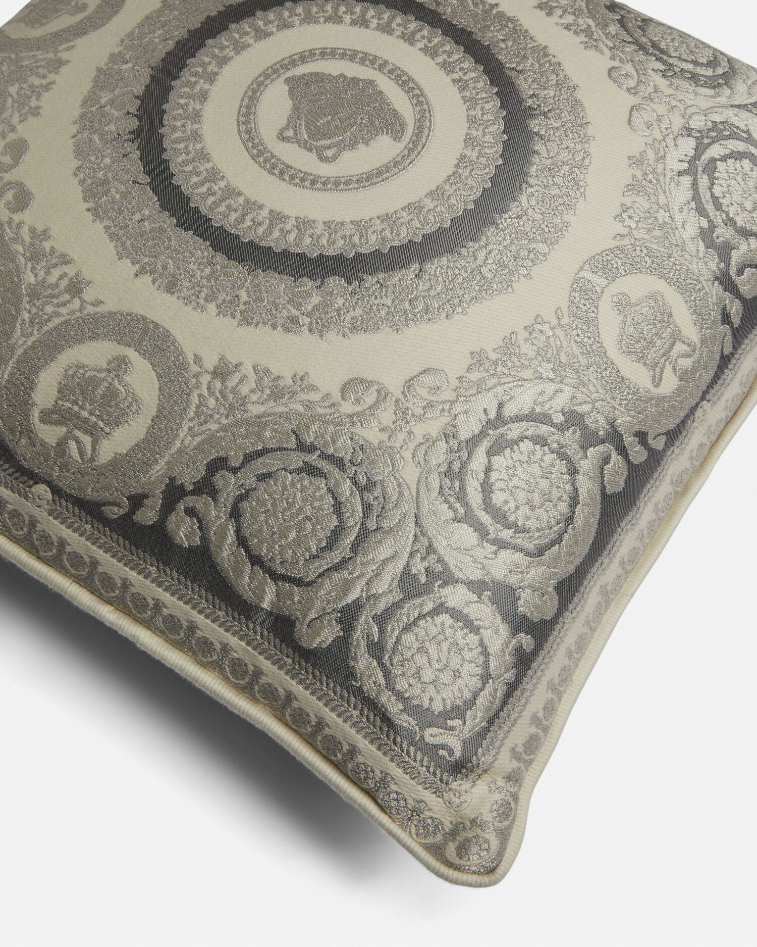 Crete de Fleur Cushion 45 cm Print | VERSACE