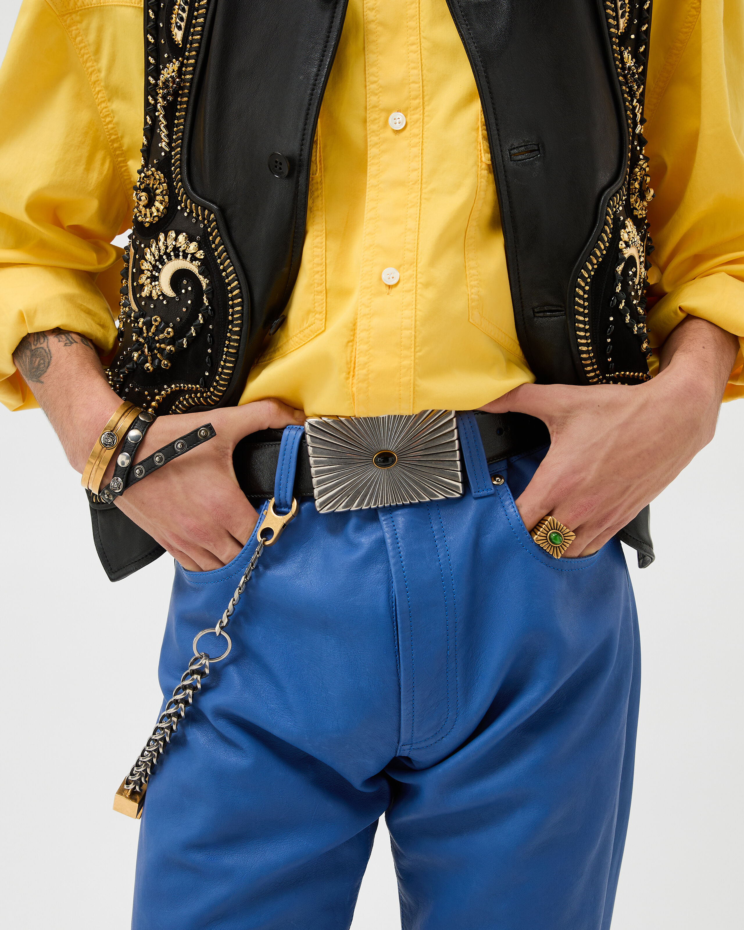 レザーサスペンダー 黒 VERSACE レザーサスペンダー 黒 VERSACE レザーサスペンダー 黒 VERSACEの通販