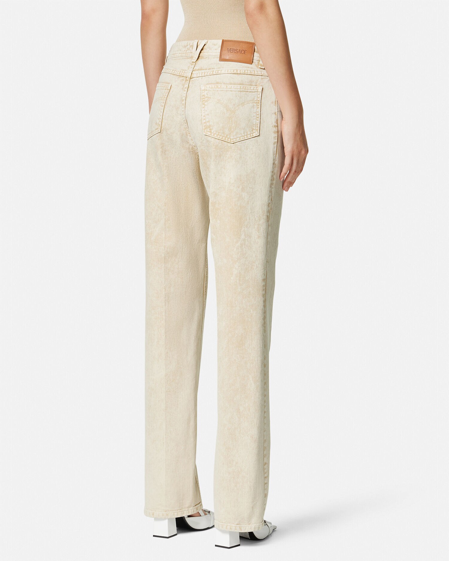 Beige boyfriend jeans shop