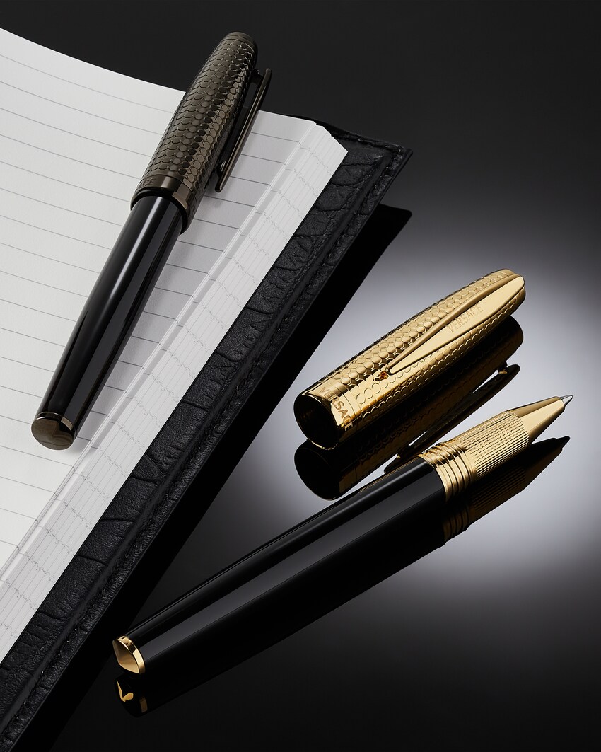 قلم حبر سائل Helius أسود+ذهبي 2